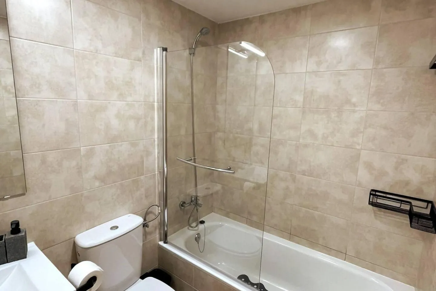 Shower in Aregoma Apartamento