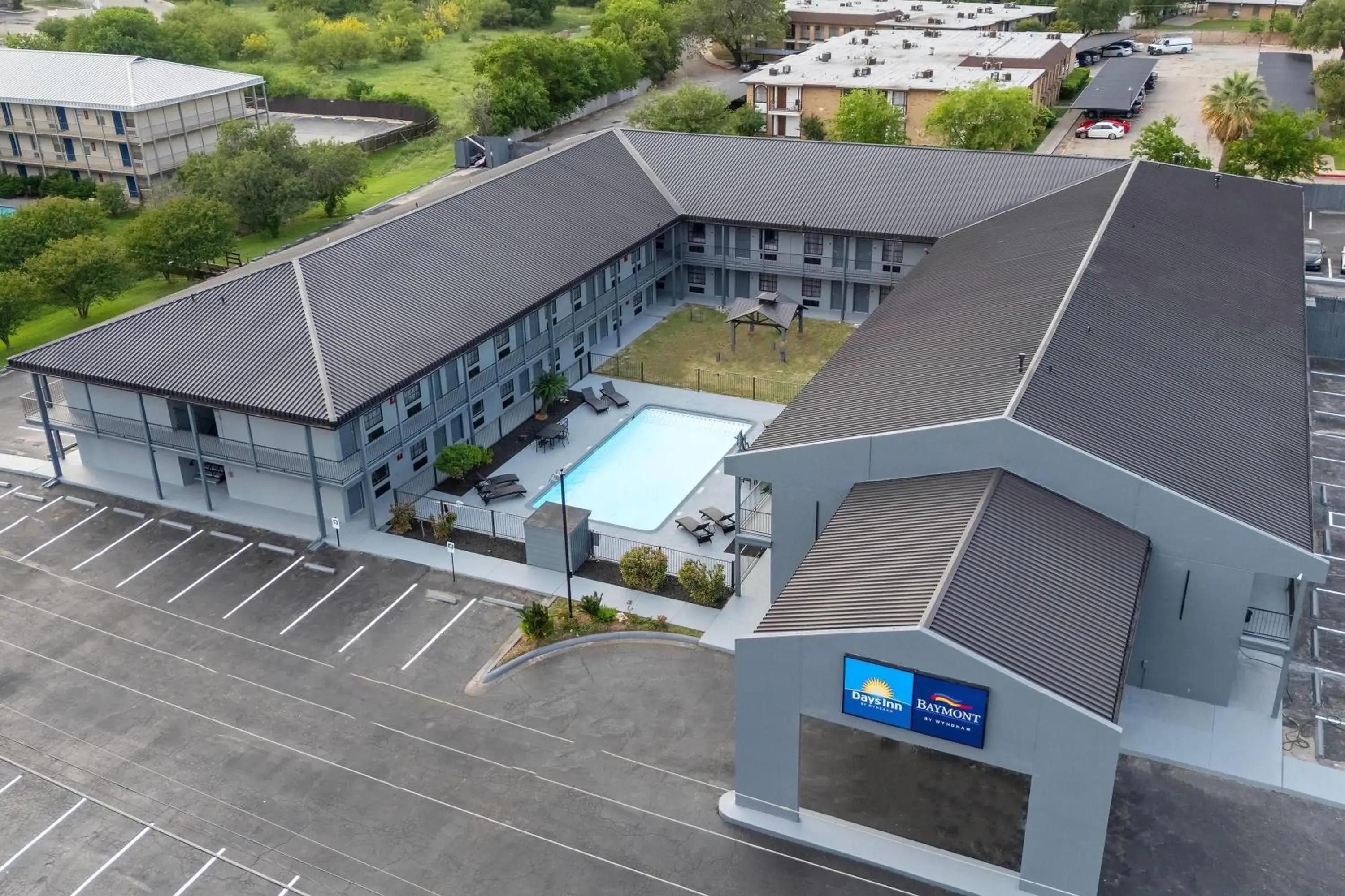 Property building in Days Inn by Wyndham San Antonio Near Lackland AFB Property building in Days Inn by Wyndham San Antonio Near Lackland AFB