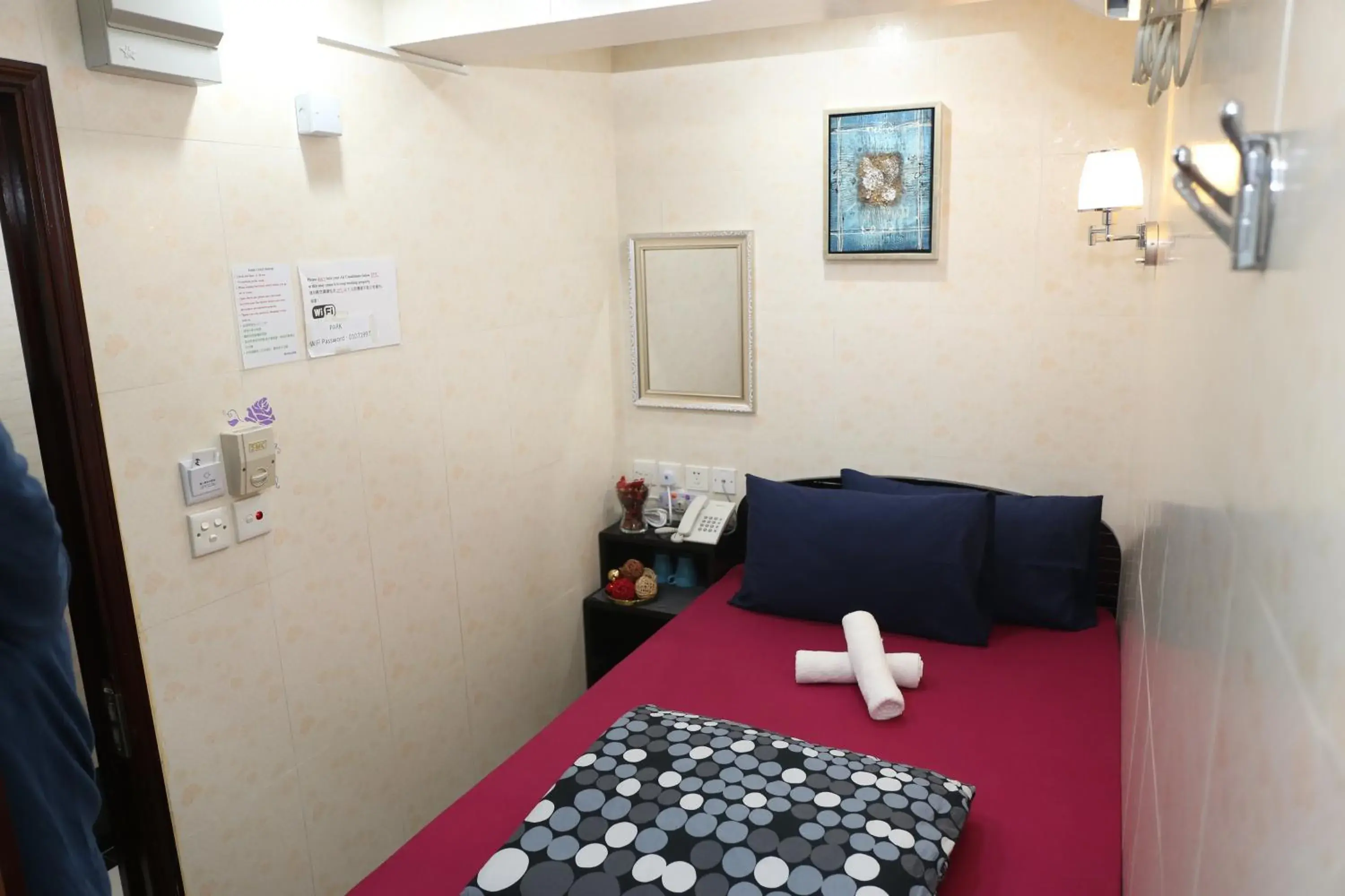 Bedroom, Bed in Icon Inn Bedroom, Bed in Icon Inn