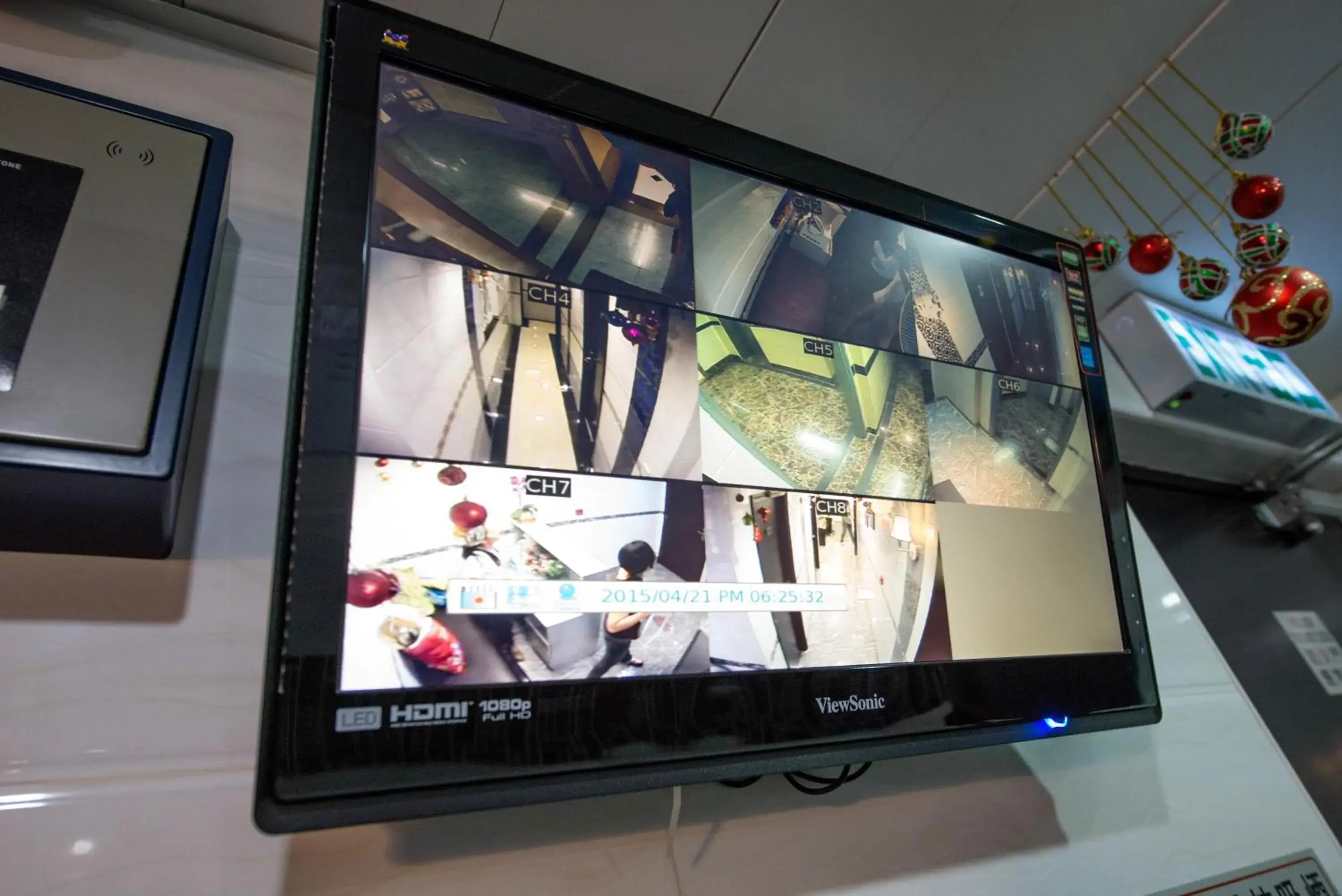 Bird's eye view, TV/Entertainment Center in Icon Inn Bird's eye view, TV/Entertainment Center in Icon Inn