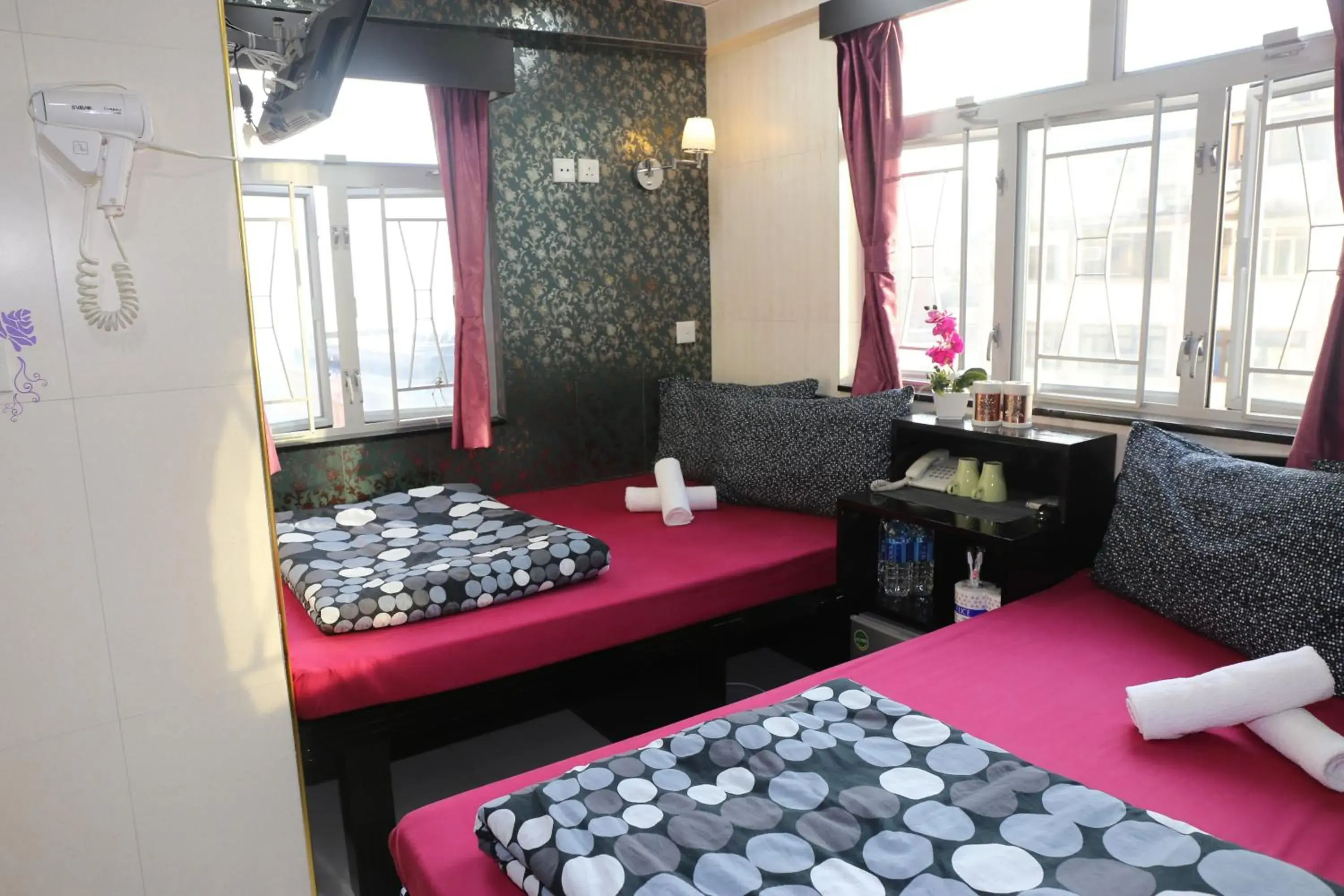 Bedroom, Bed in Icon Inn Bedroom, Bed in Icon Inn