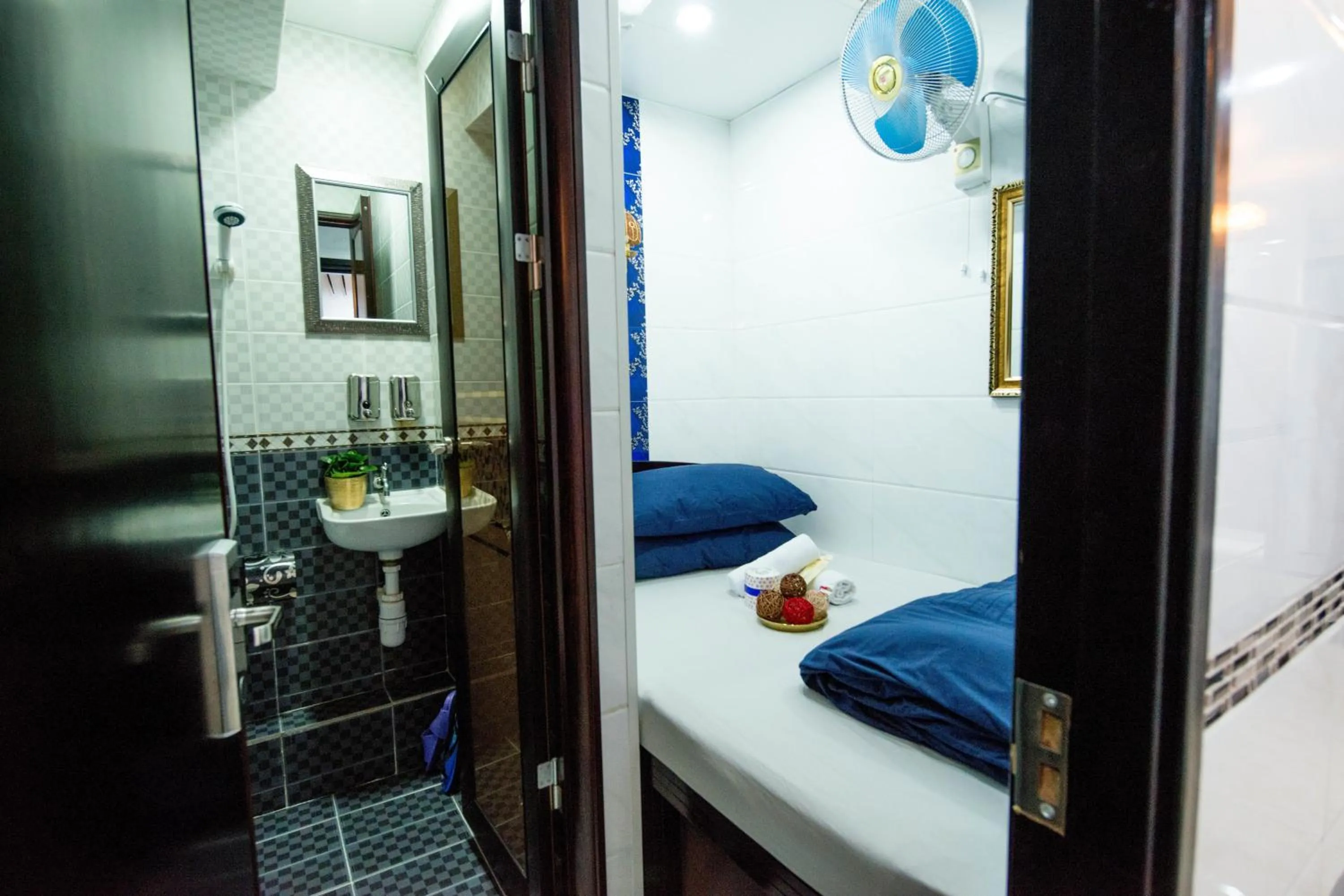 Bathroom in Icon Inn