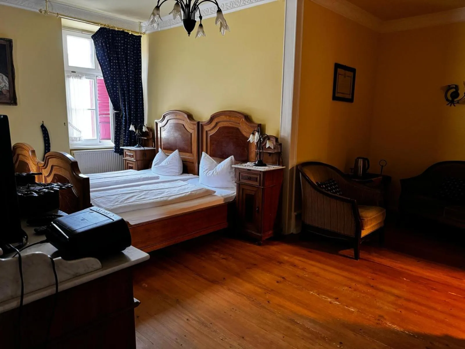 Bed in Hotel zum Kreuz