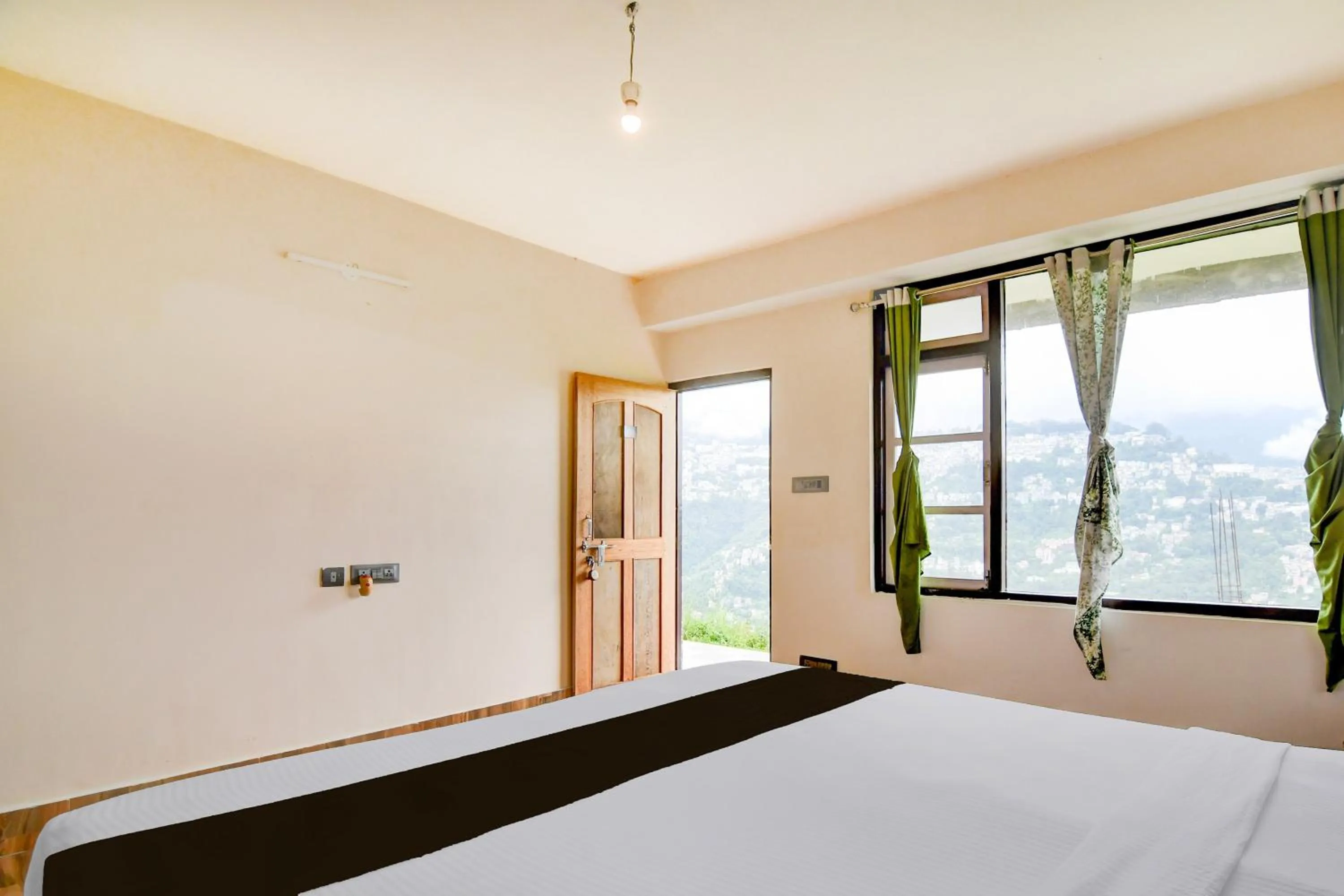 Bedroom, Bed in Hotel O Ranka Gangtok