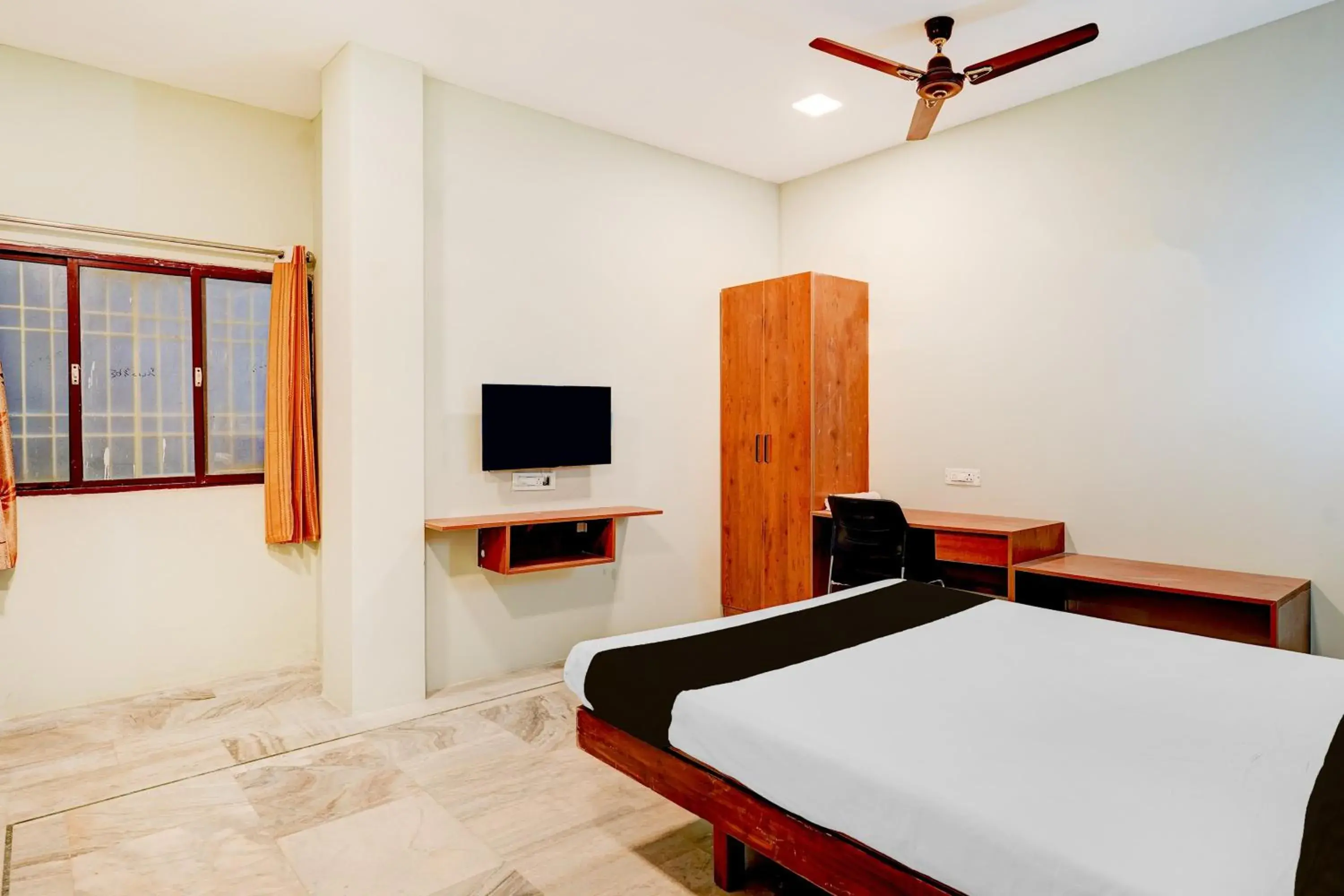 Classic Triple Room - single occupancy in Super Collection O Vadapalani Formerly Mahalakshmi Inn Classic Triple Room - single occupancy in Super Collection O Vadapalani Formerly Mahalakshmi Inn