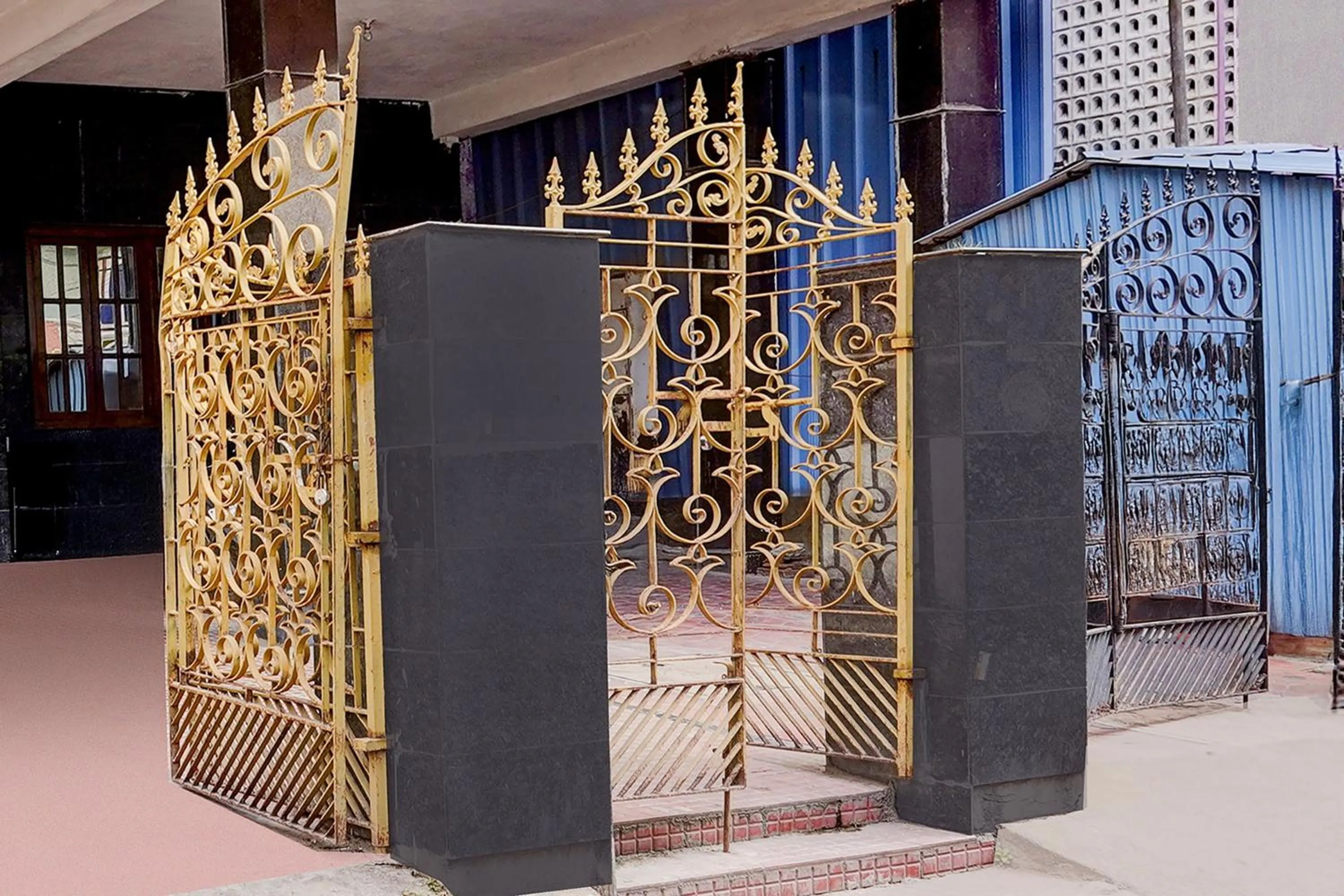 Facade/entrance in Super Collection O Vadapalani Formerly Mahalakshmi Inn