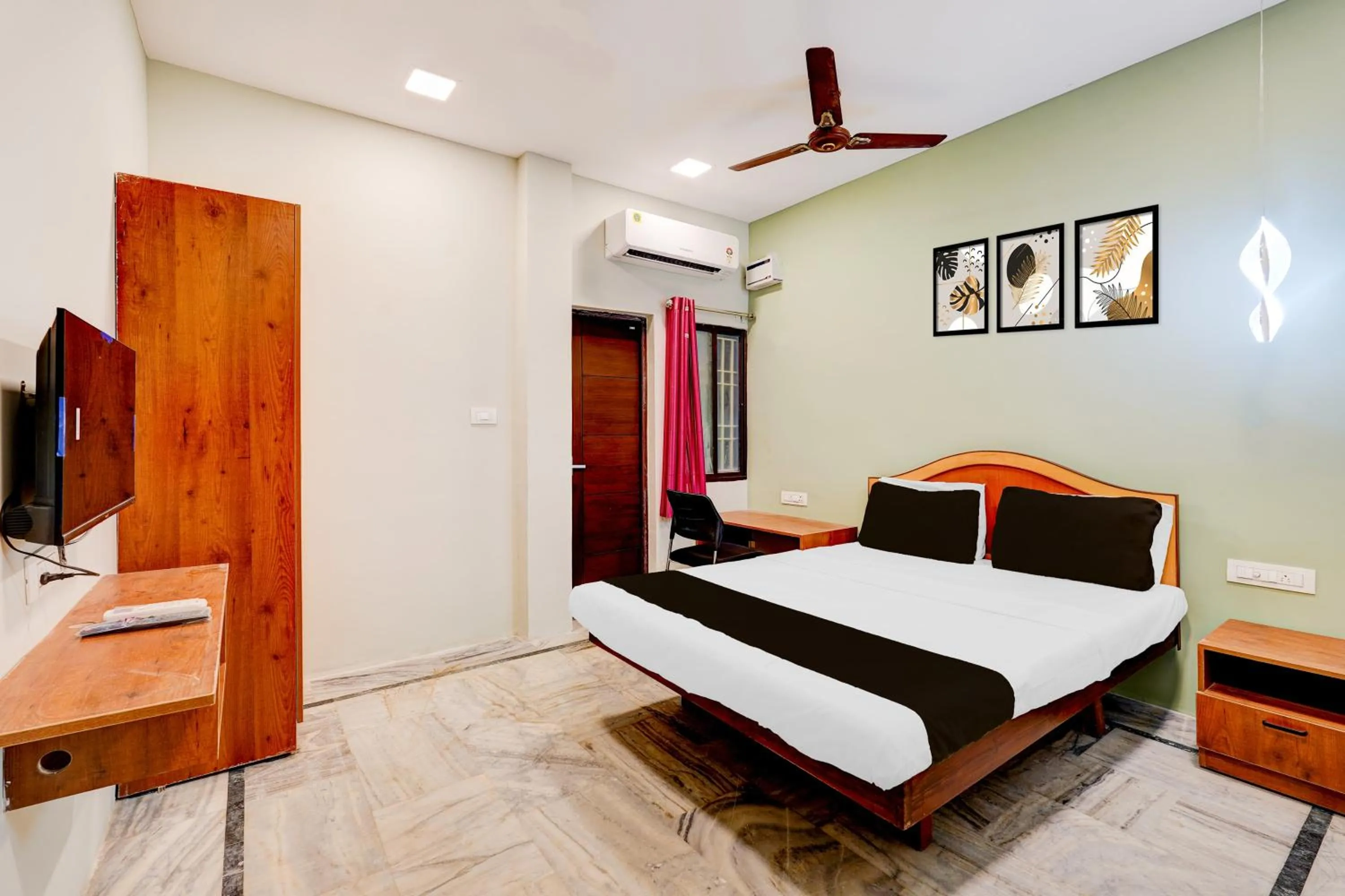 Bedroom, Bed in Super Collection O Vadapalani Formerly Mahalakshmi Inn