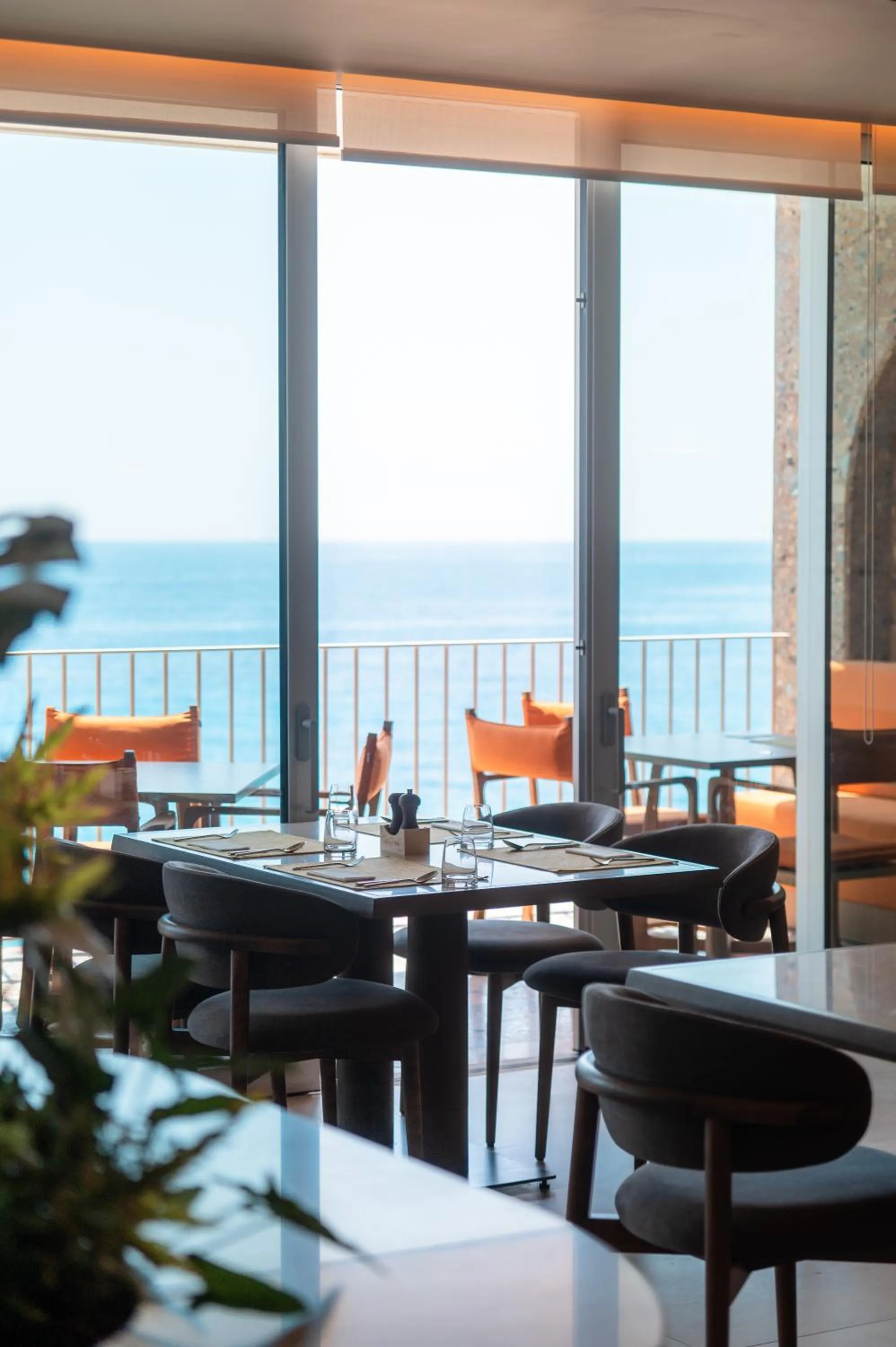 Restaurant/places to eat in Green Coast Hotel MGallery Collection