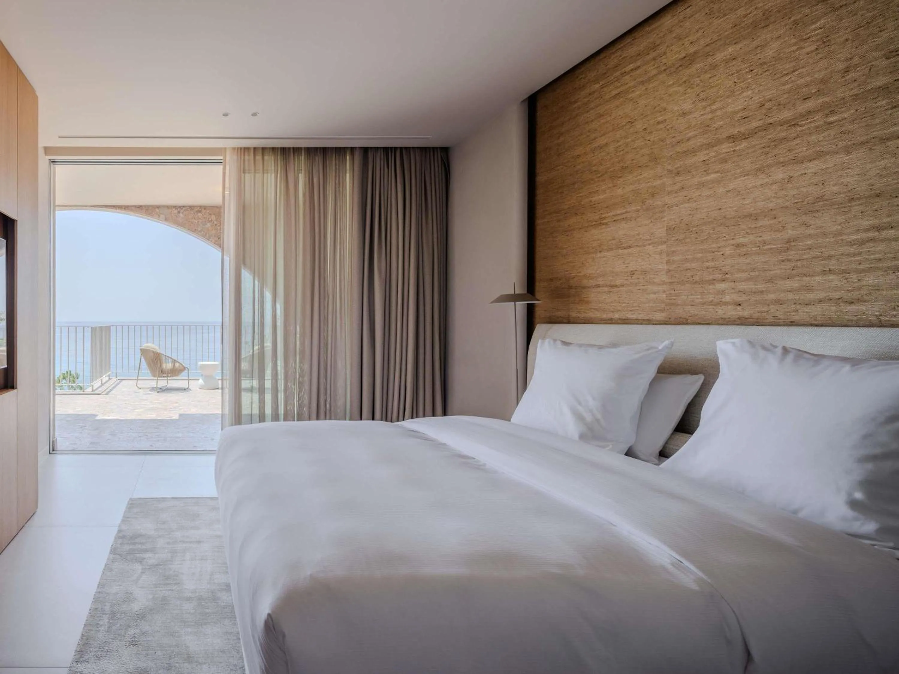 Bedroom, Bed in Green Coast Hotel MGallery Collection