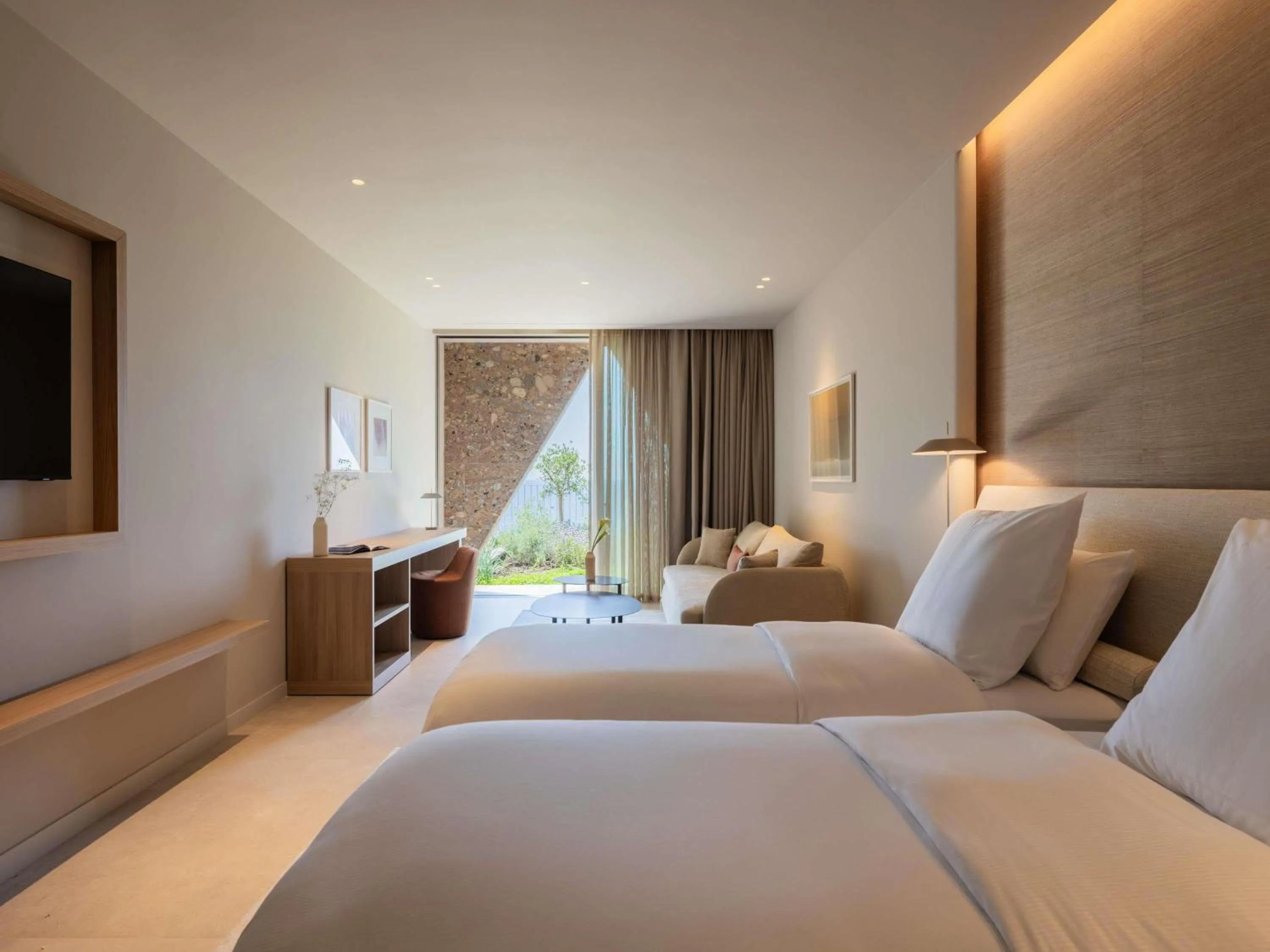 Bedroom, Bed in Green Coast Hotel MGallery Collection