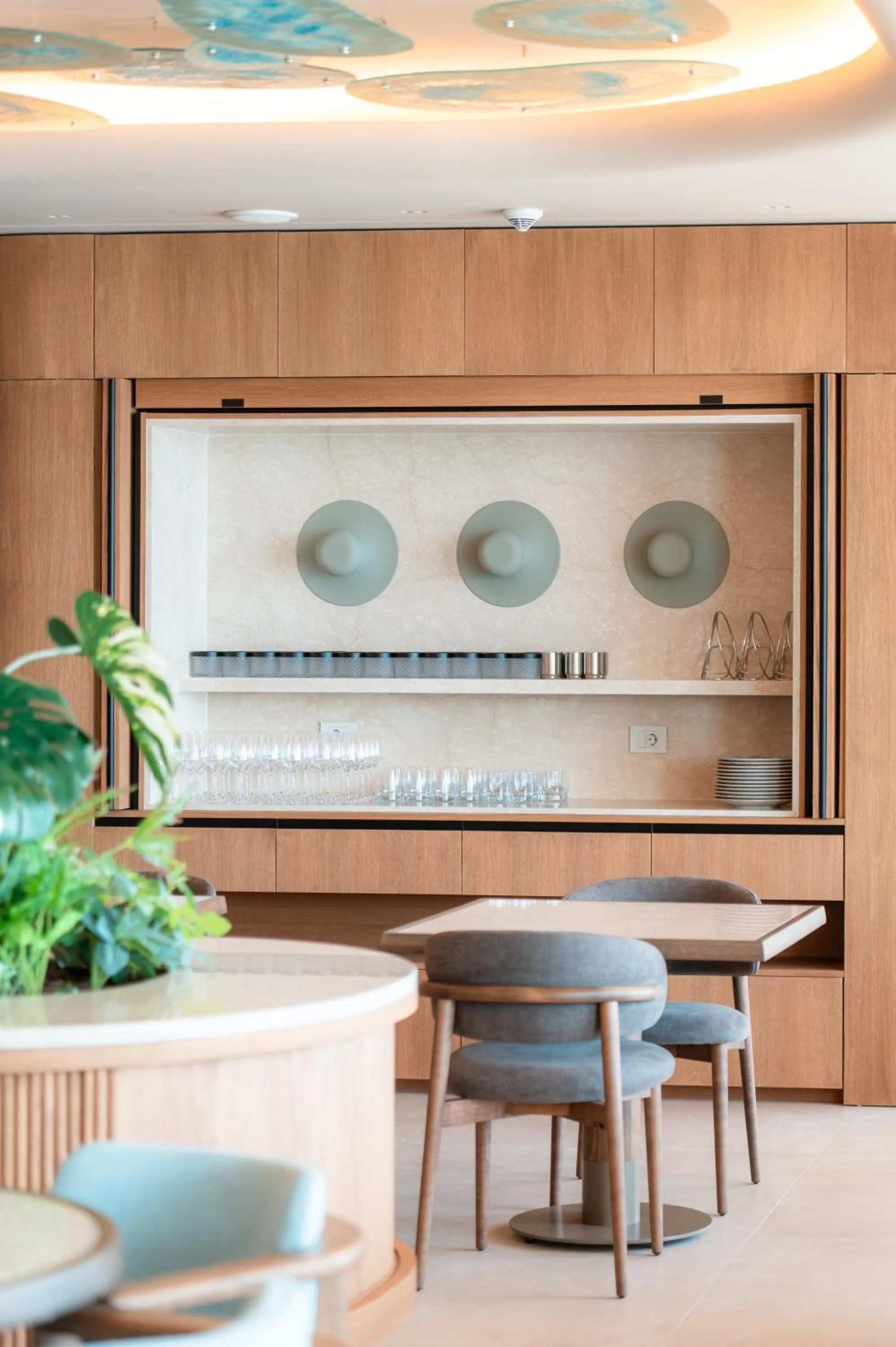 Restaurant/places to eat in Green Coast Hotel MGallery Collection