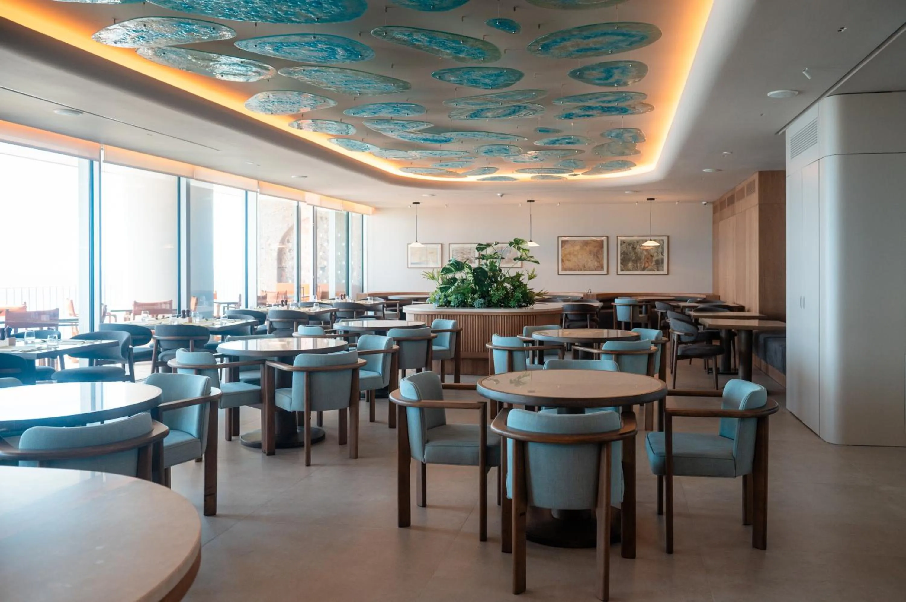 Restaurant/places to eat in Green Coast Hotel MGallery Collection