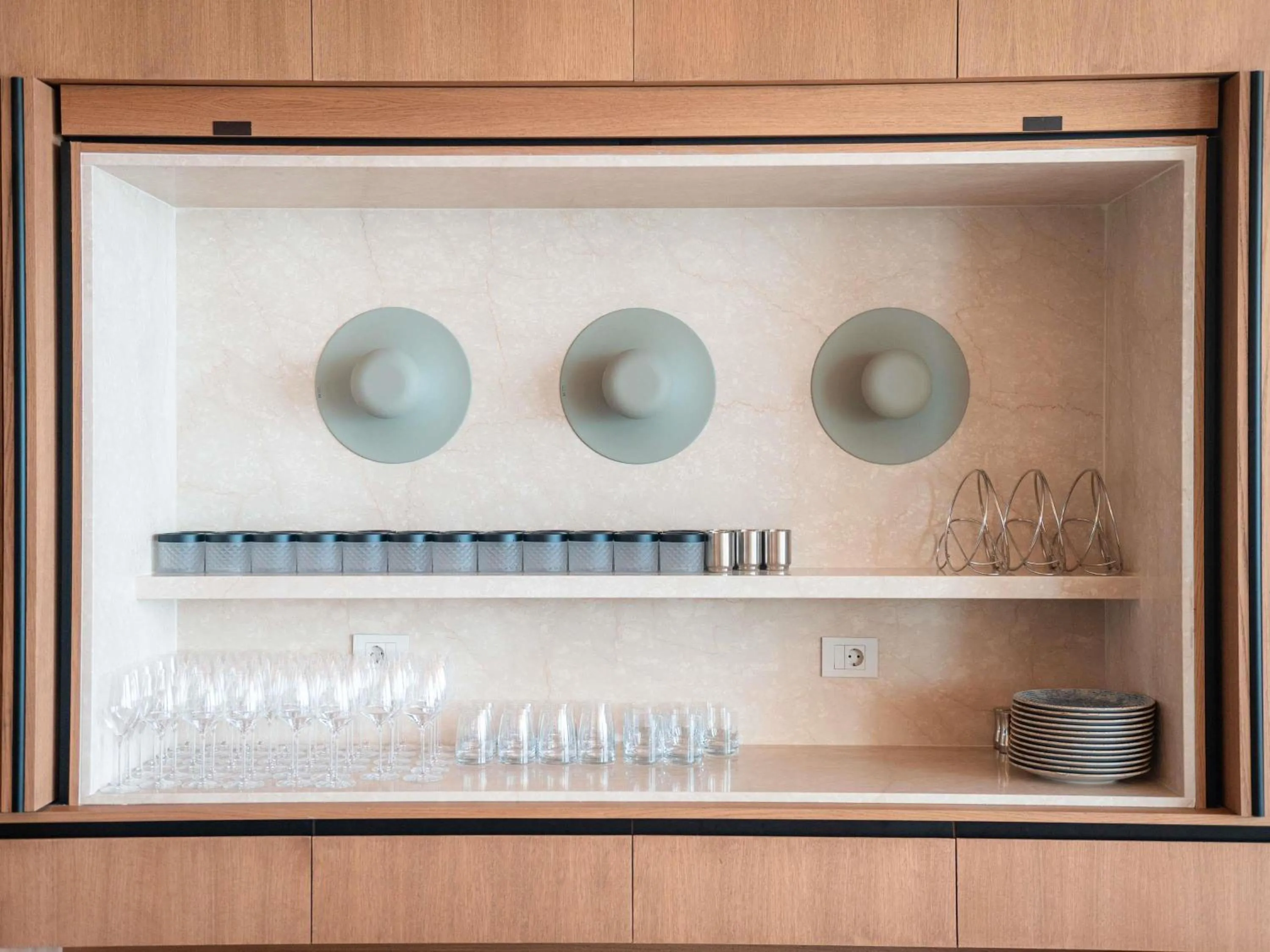 Restaurant/places to eat in Green Coast Hotel MGallery Collection