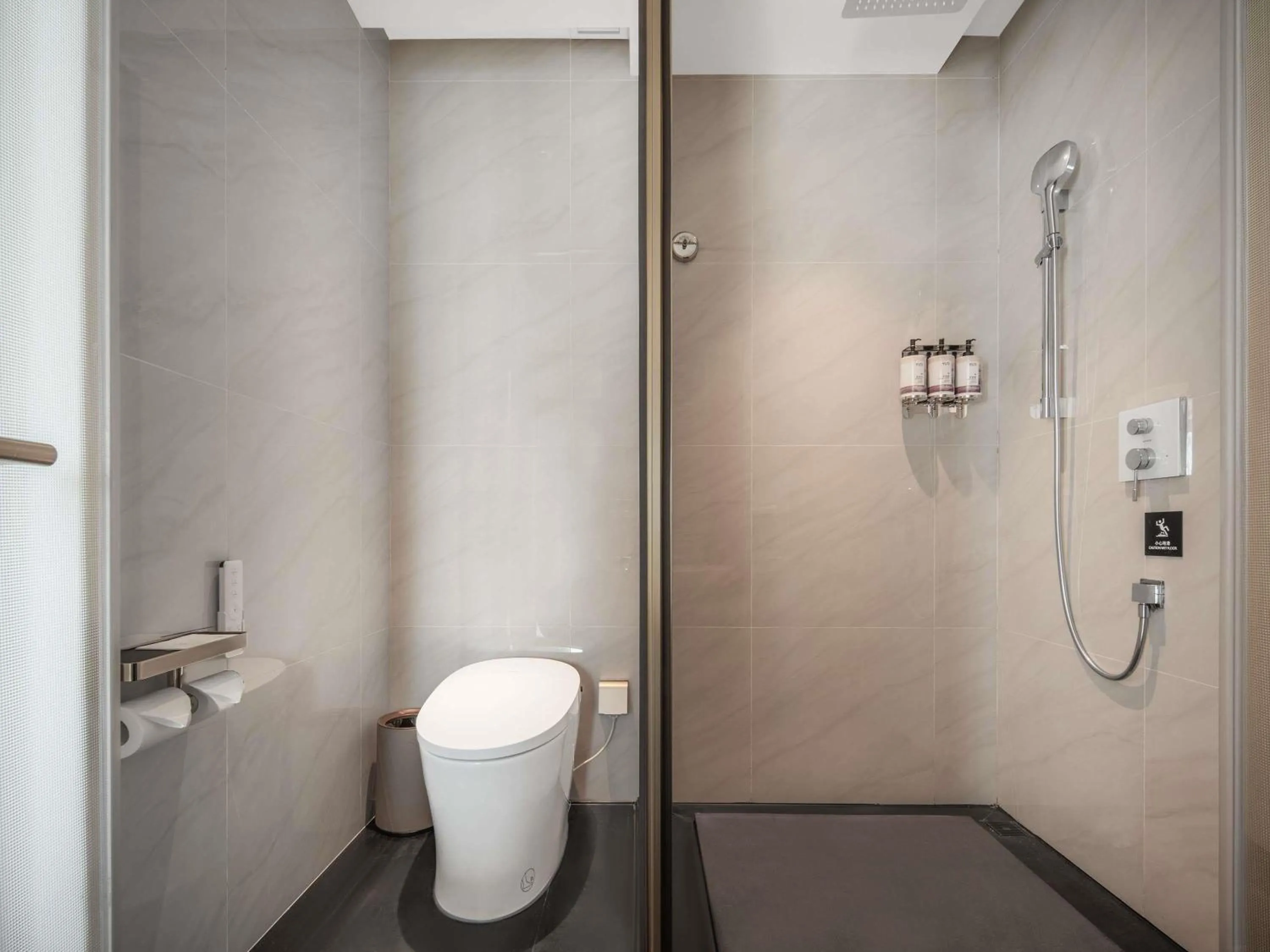 Bedroom in Mövenpick by Accor Kuanzhai Alley Chengdu