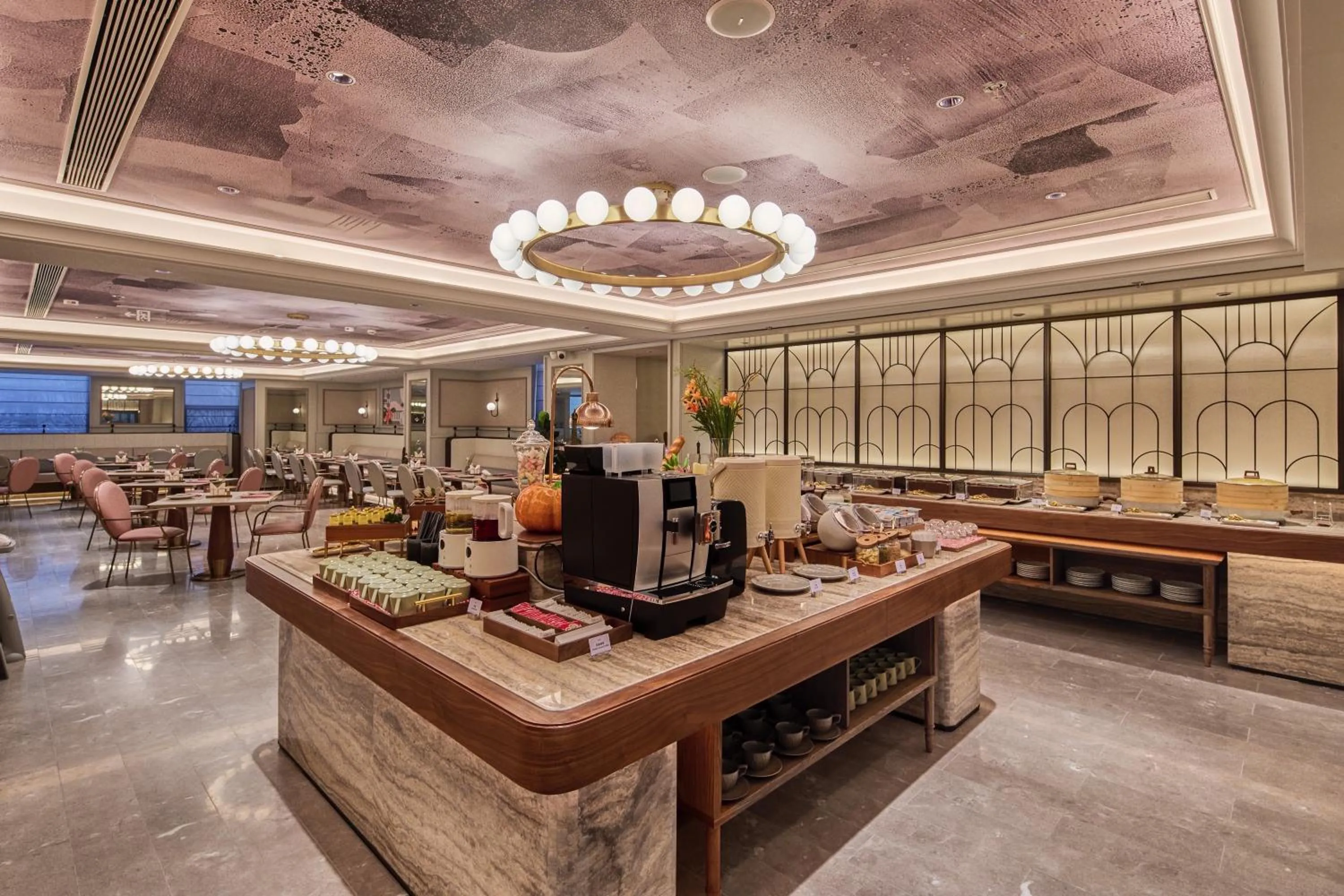 Restaurant/places to eat in Mercure Hangzhou West Lake Fengqi Road