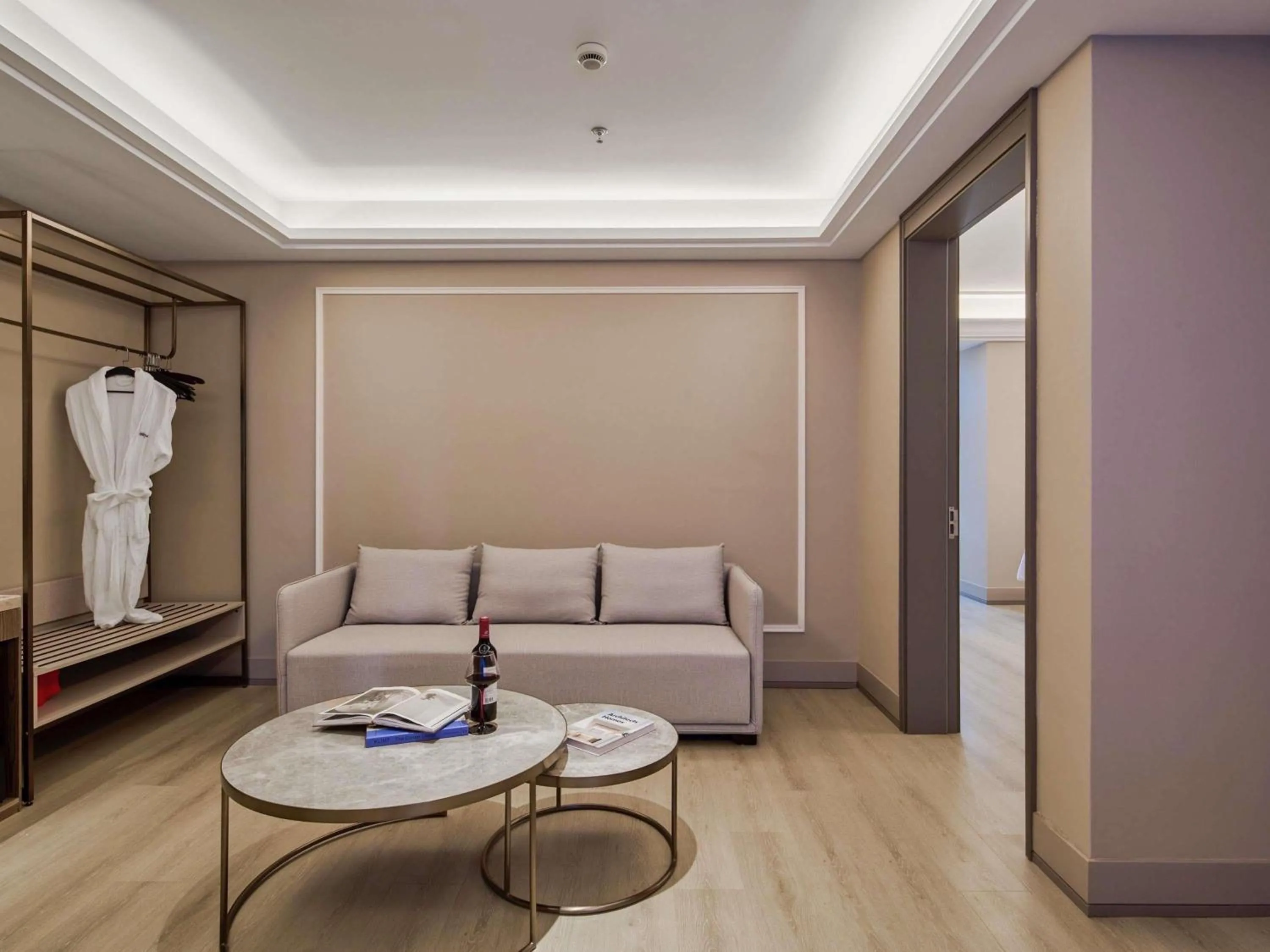 Photo of the whole room in Mercure Hangzhou West Lake Fengqi Road