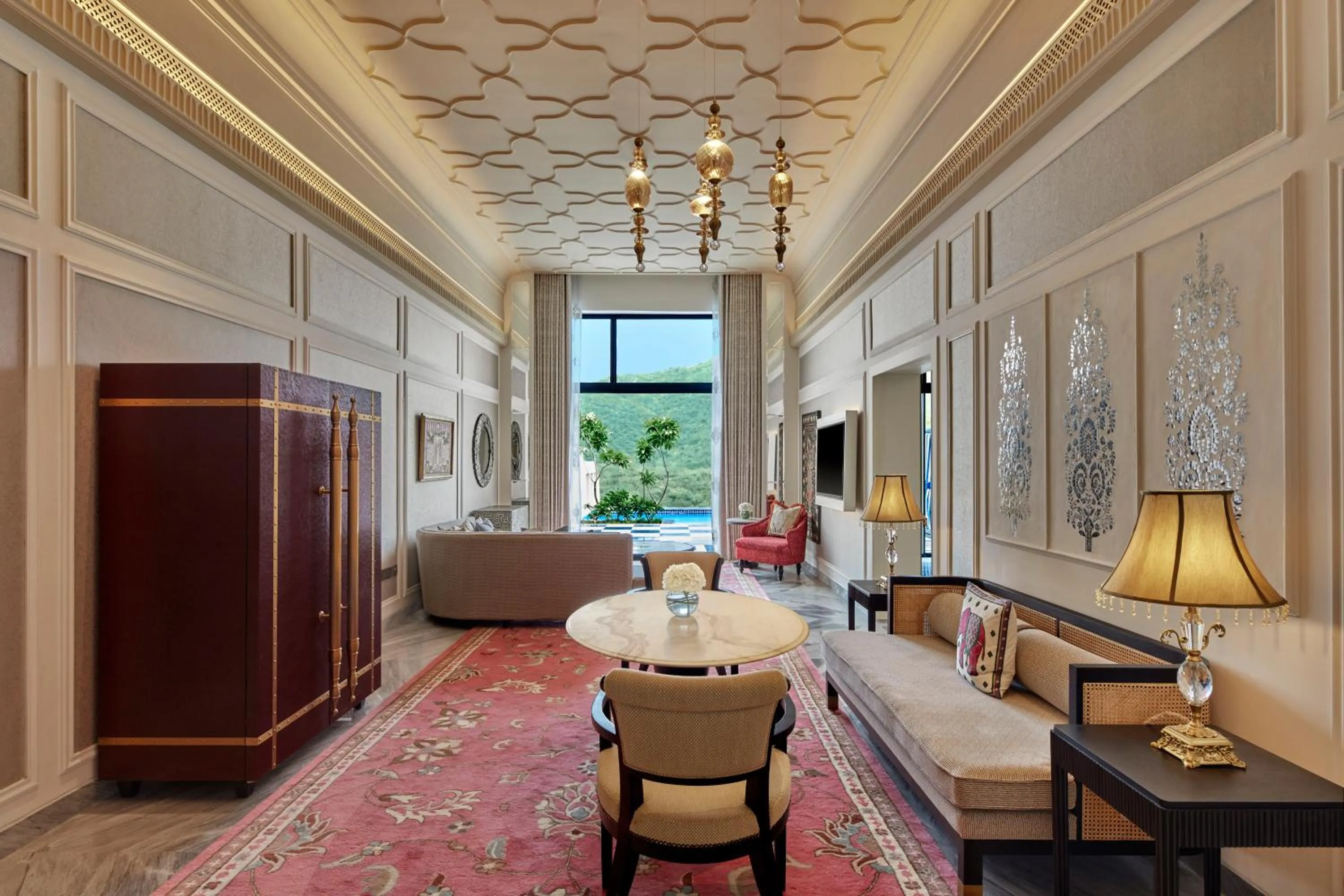 TV and multimedia in Fairmont Udaipur Palace