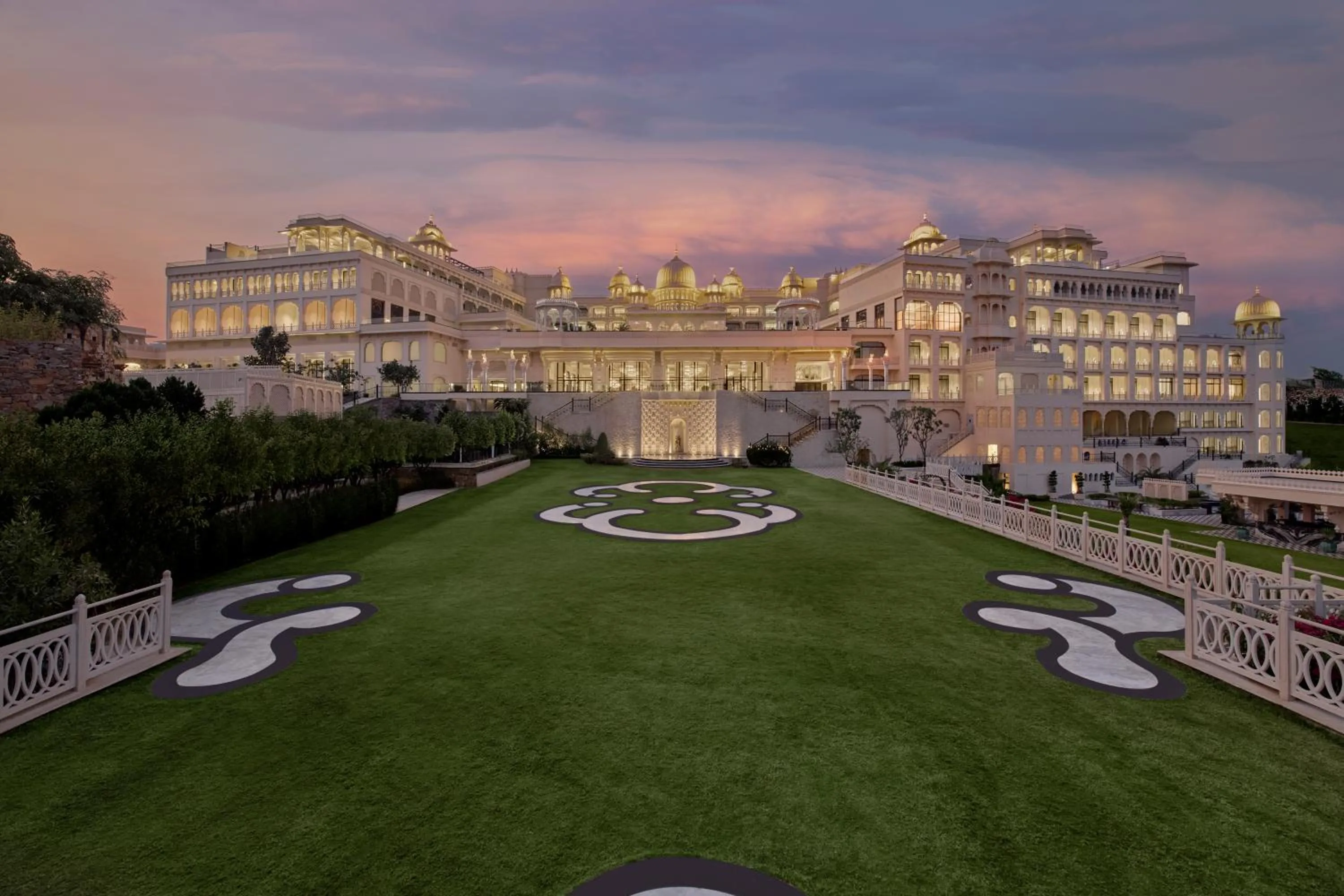Garden in Fairmont Udaipur Palace