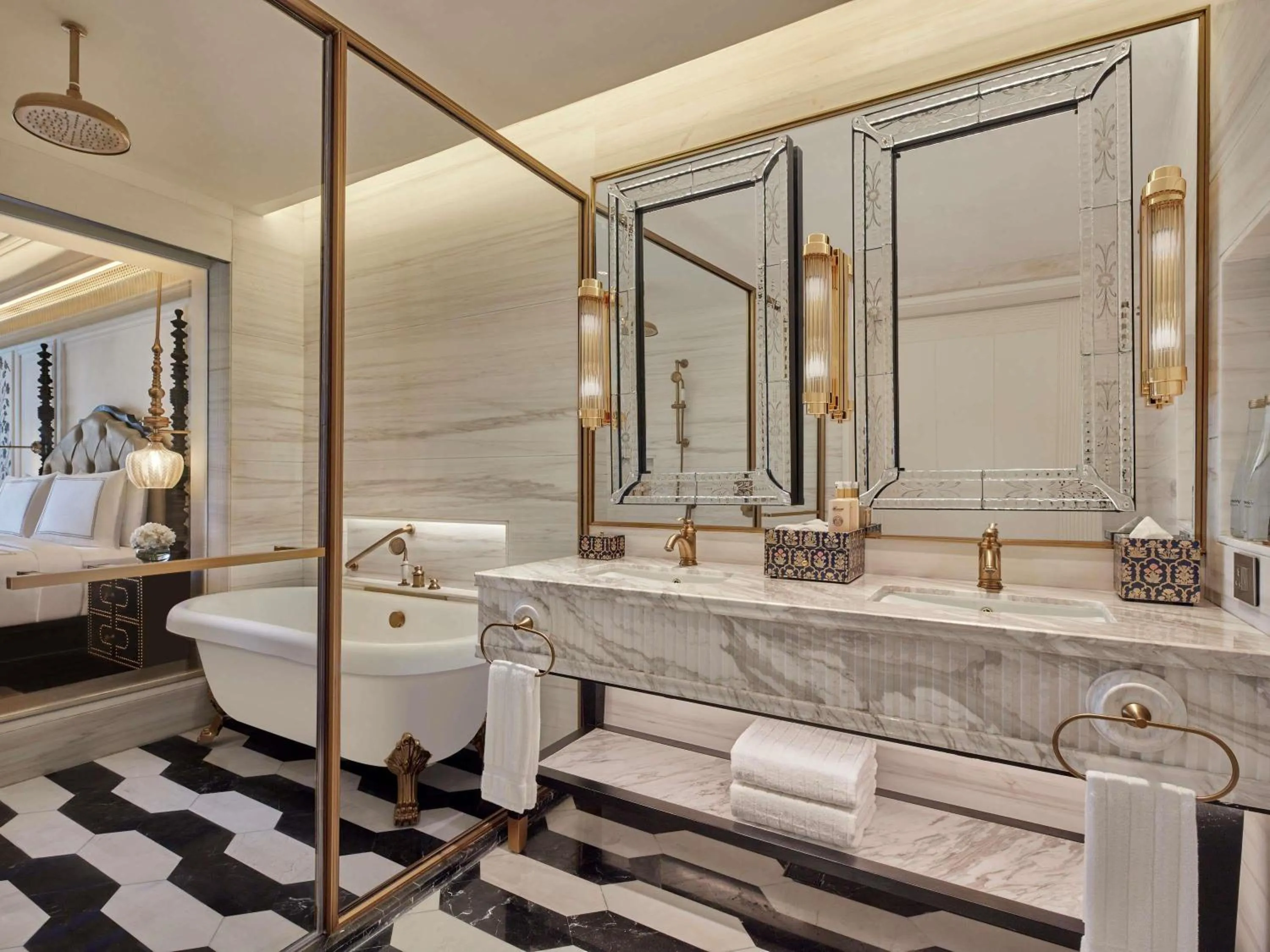 Bedroom, Bed in Fairmont Udaipur Palace