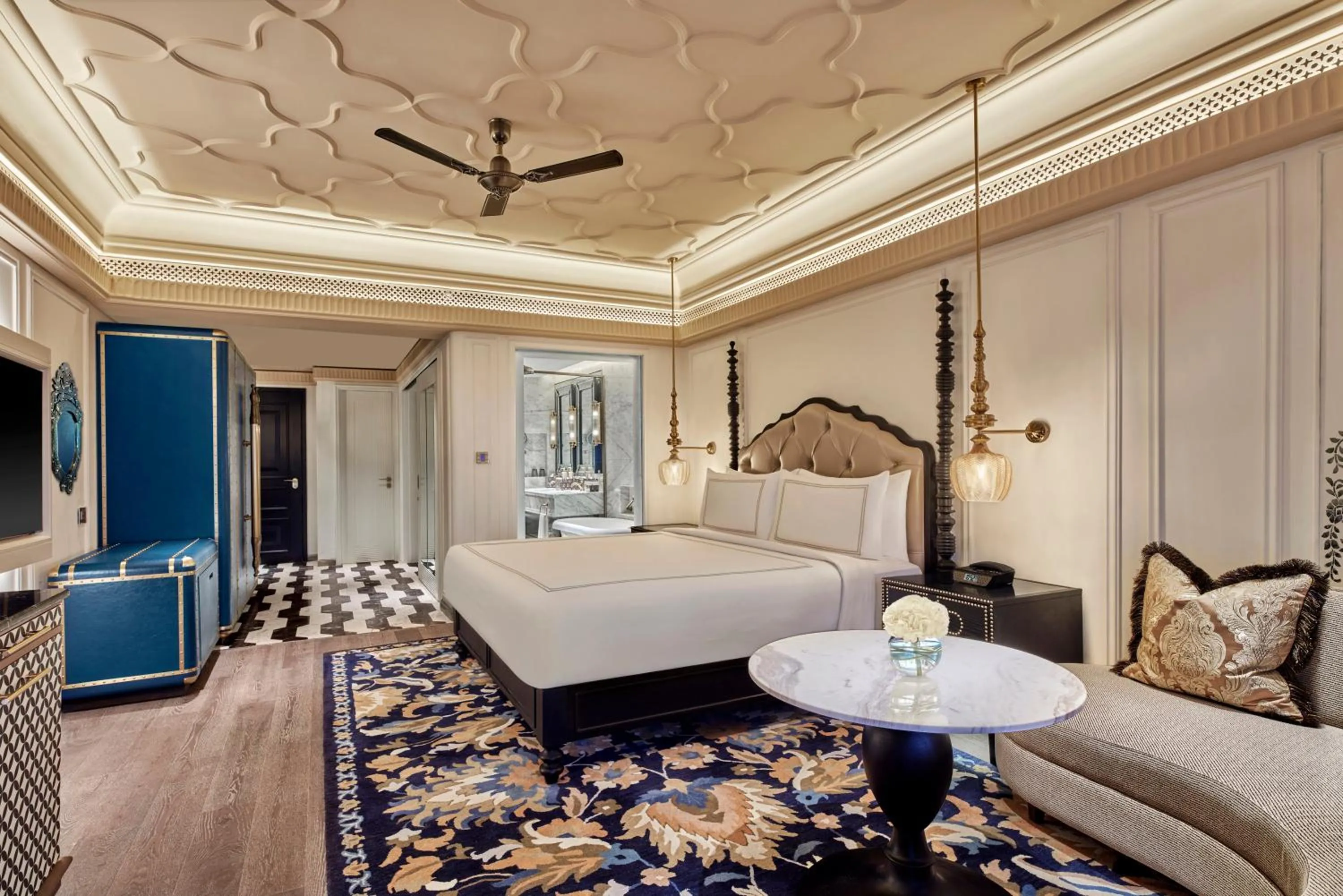 Bed in Fairmont Udaipur Palace