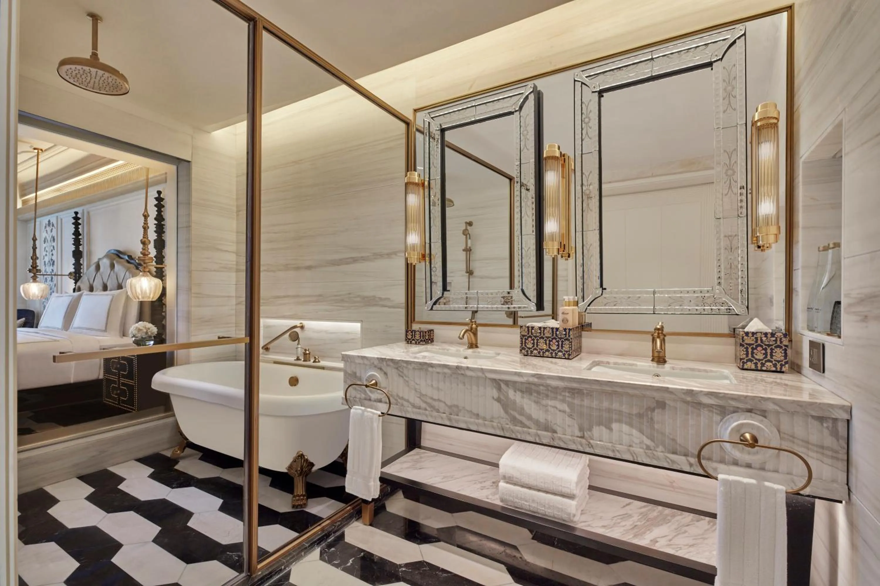 Bathroom, Bed in Fairmont Udaipur Palace