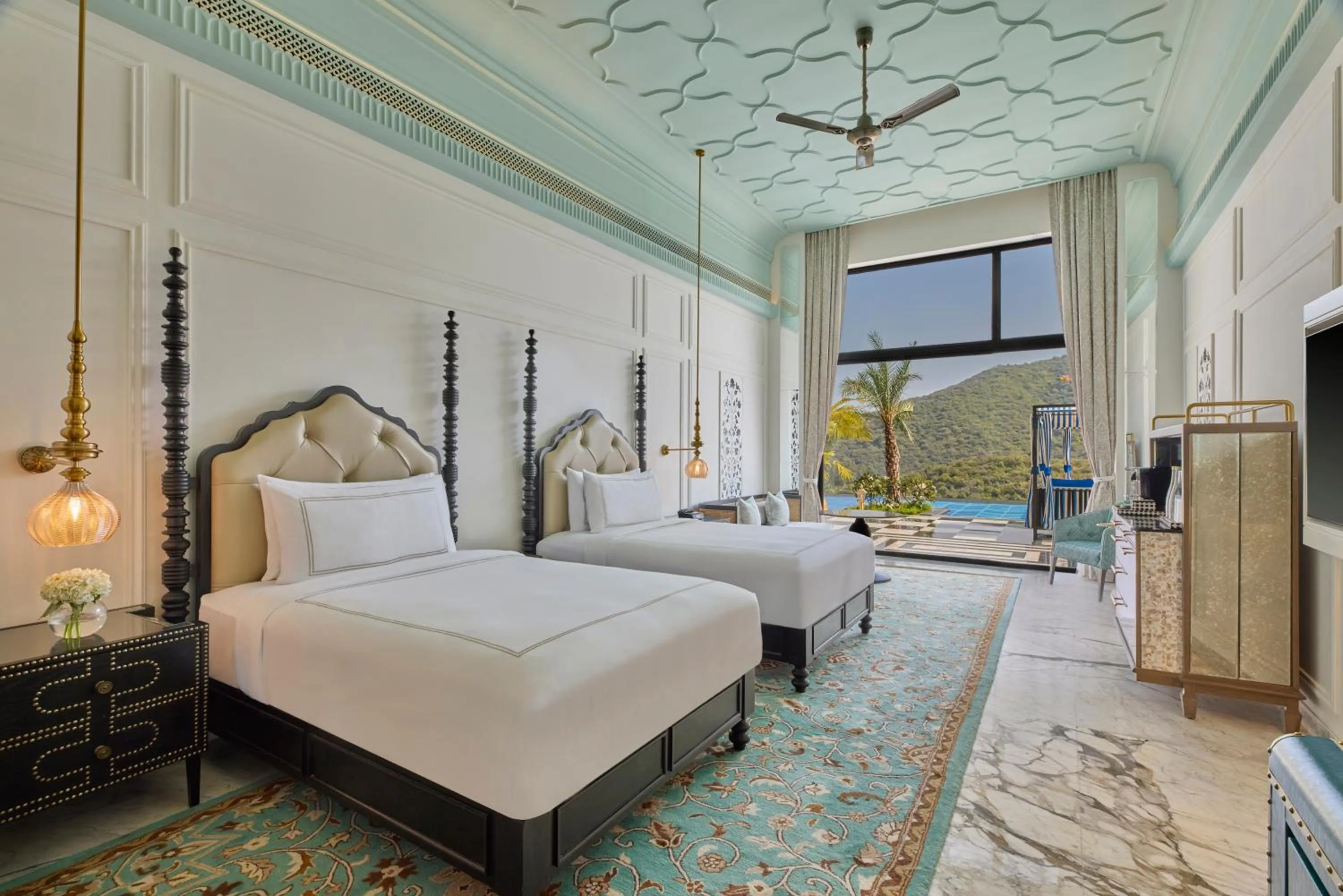 Bedroom, Bed in Fairmont Udaipur Palace