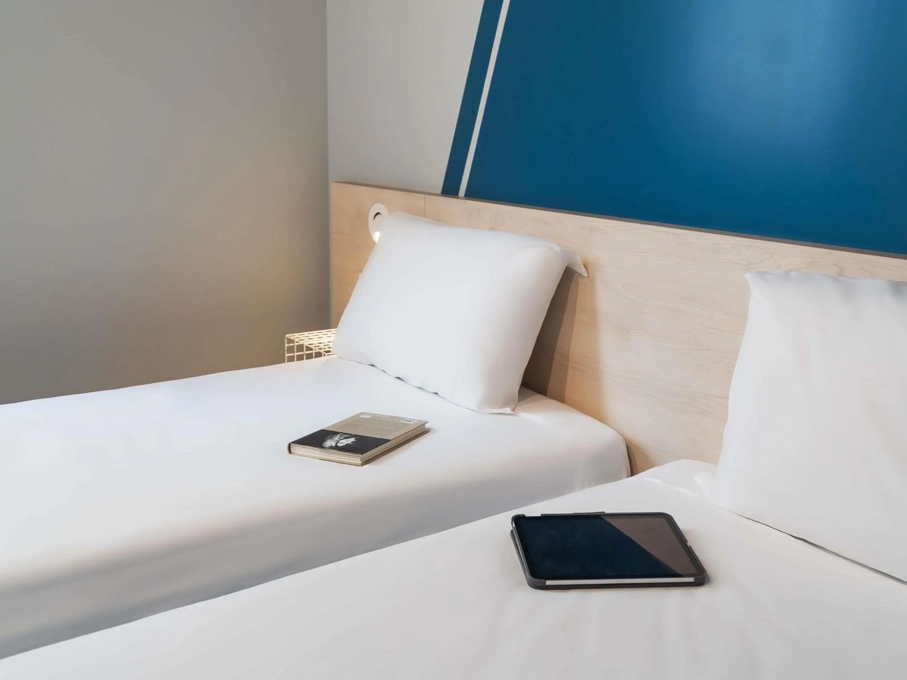 Bedroom, Bed in ibis budget Madrid Albasanz