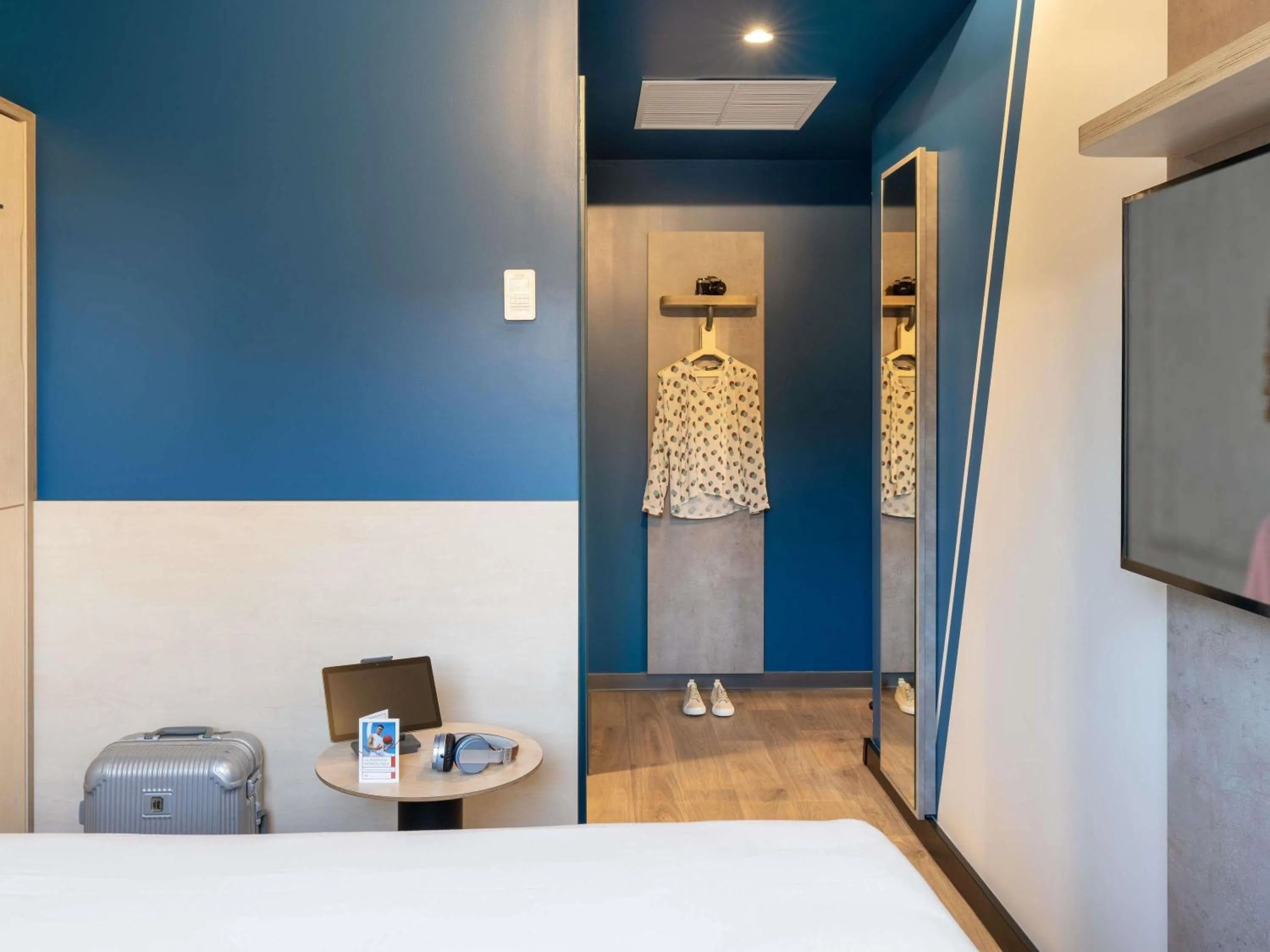 Bedroom, Bed in ibis budget Madrid Albasanz