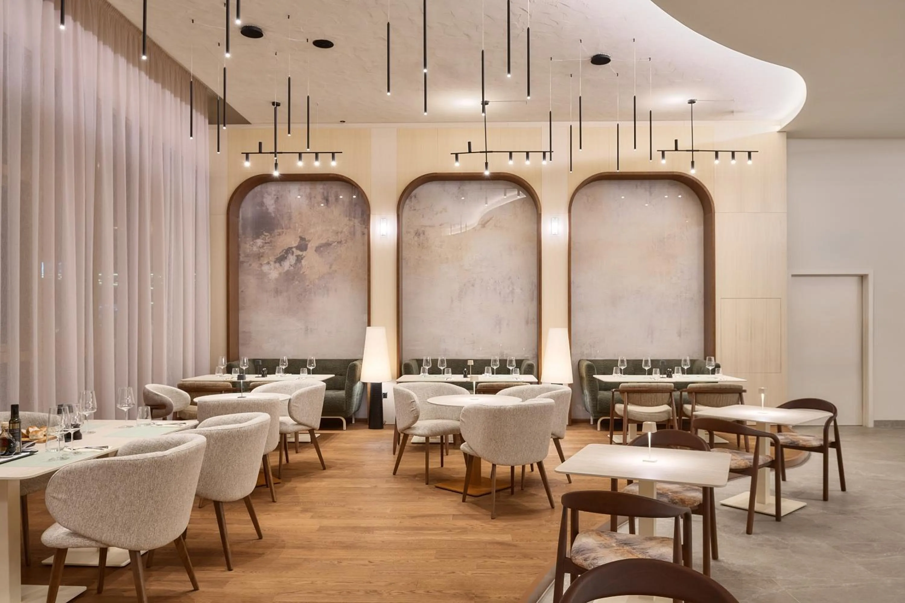 Restaurant/places to eat in Novotel Zagreb