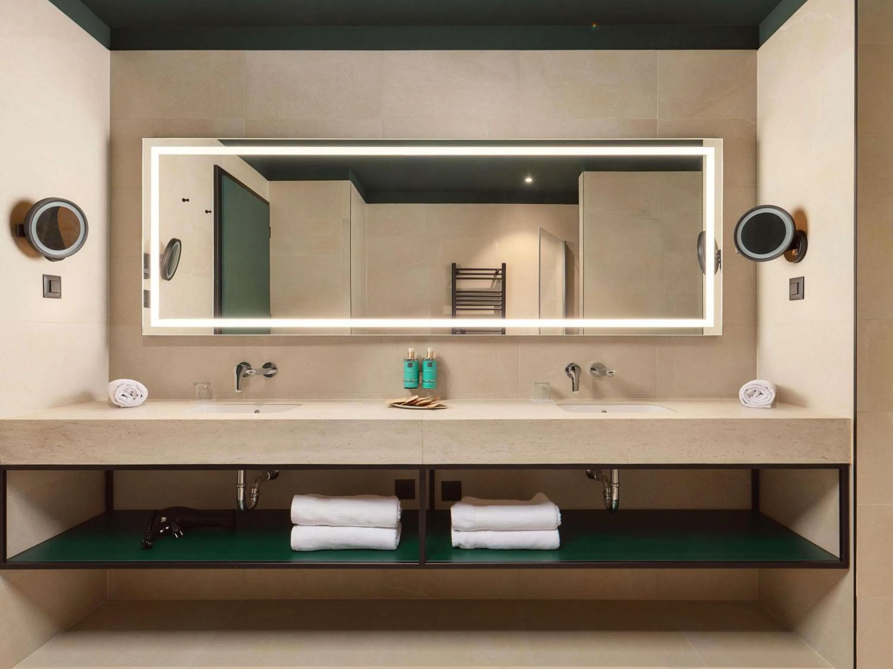 Bedroom in Novotel Zagreb