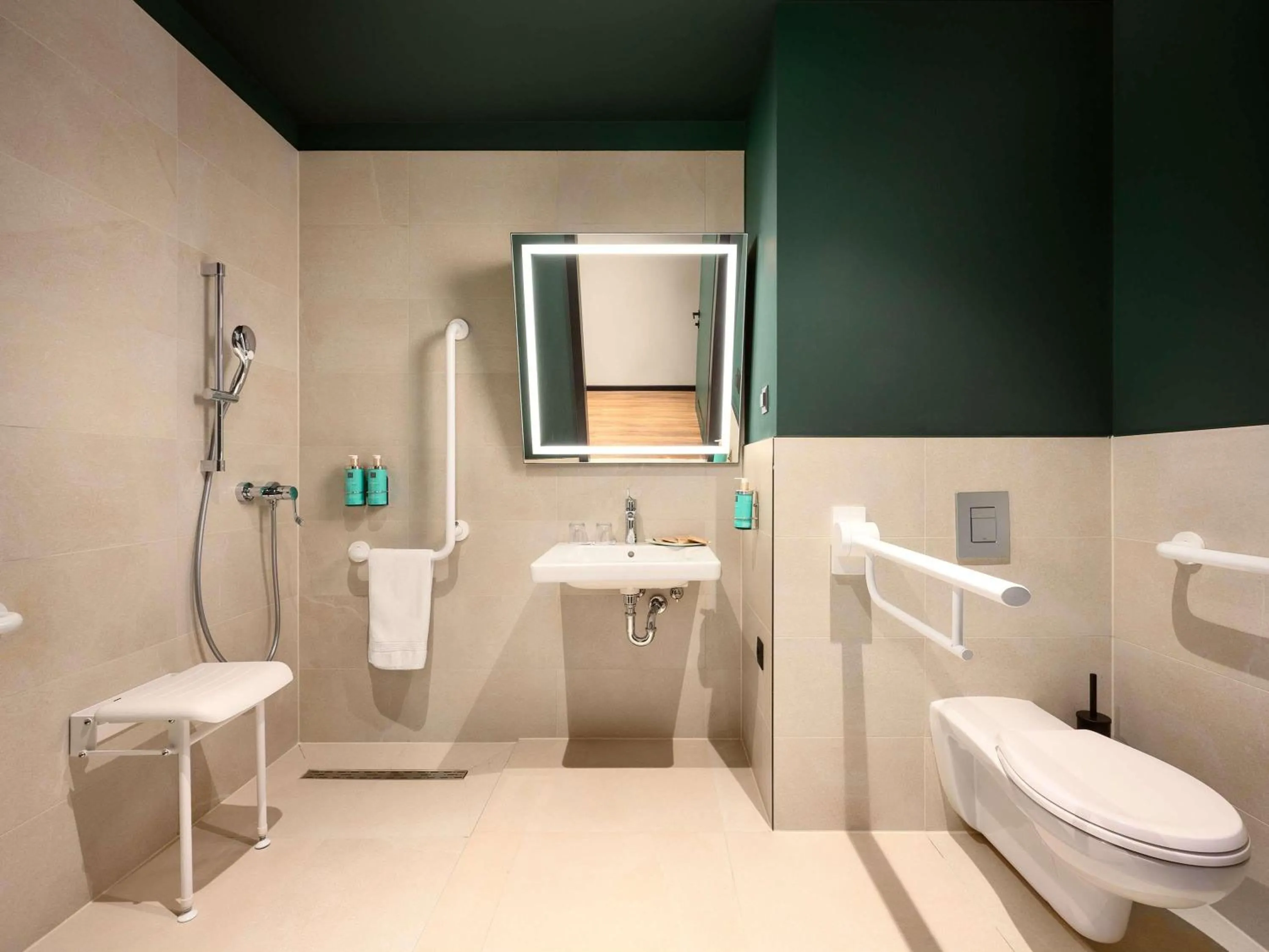 Bedroom in Novotel Zagreb