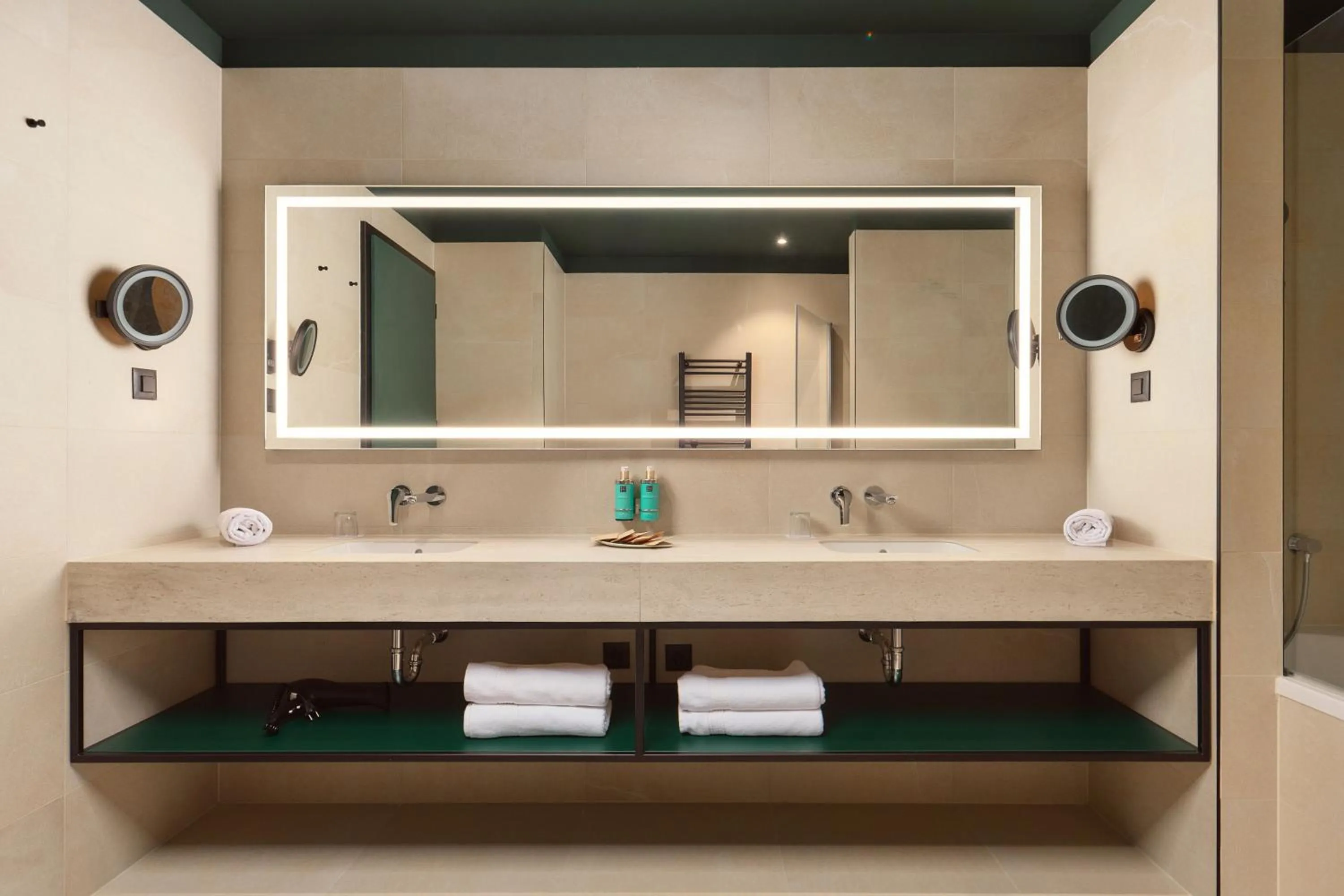 Bathroom in Novotel Zagreb