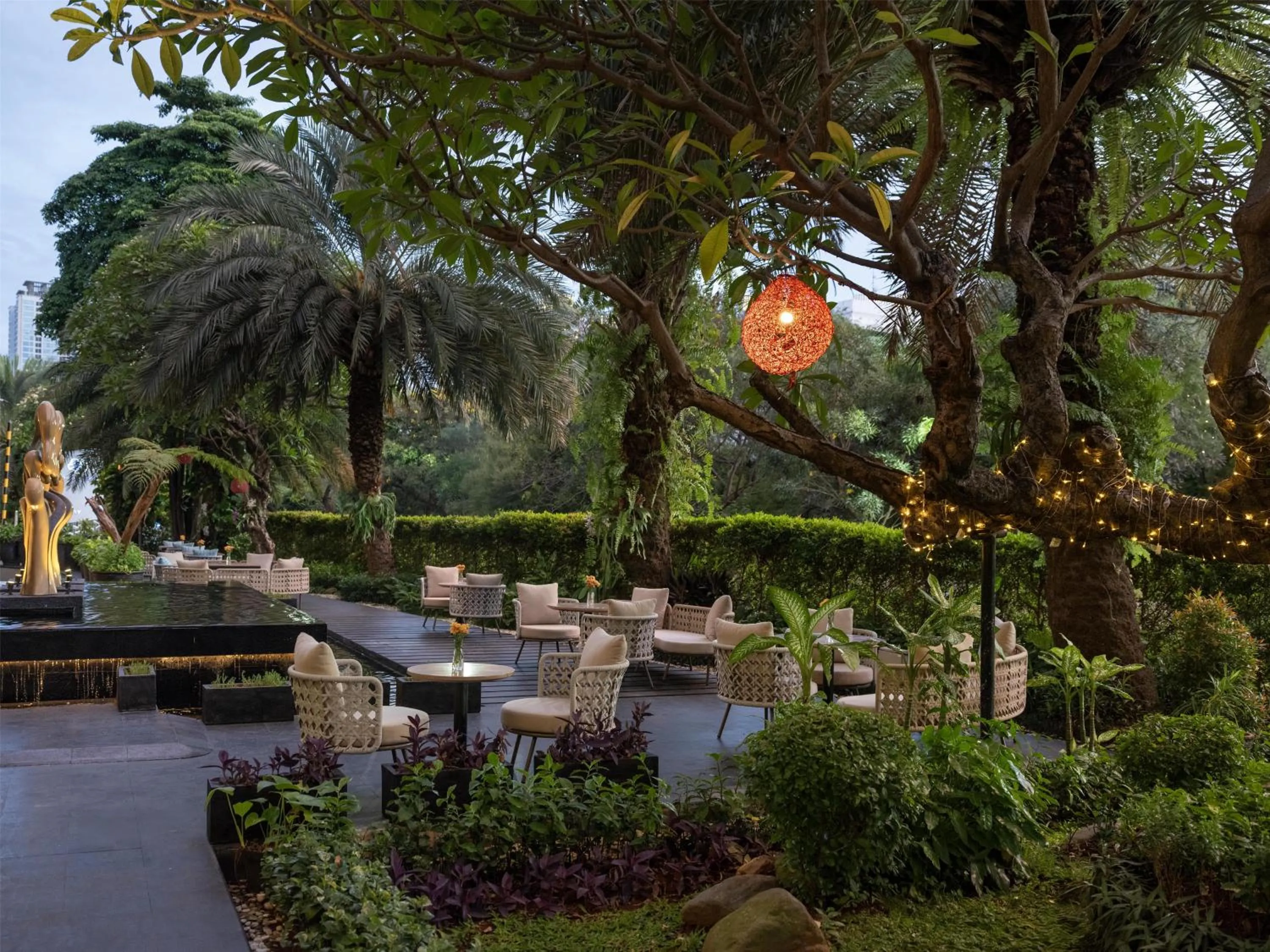 Restaurant/places to eat in DoubleTree by Hilton Jakarta Kemayoran