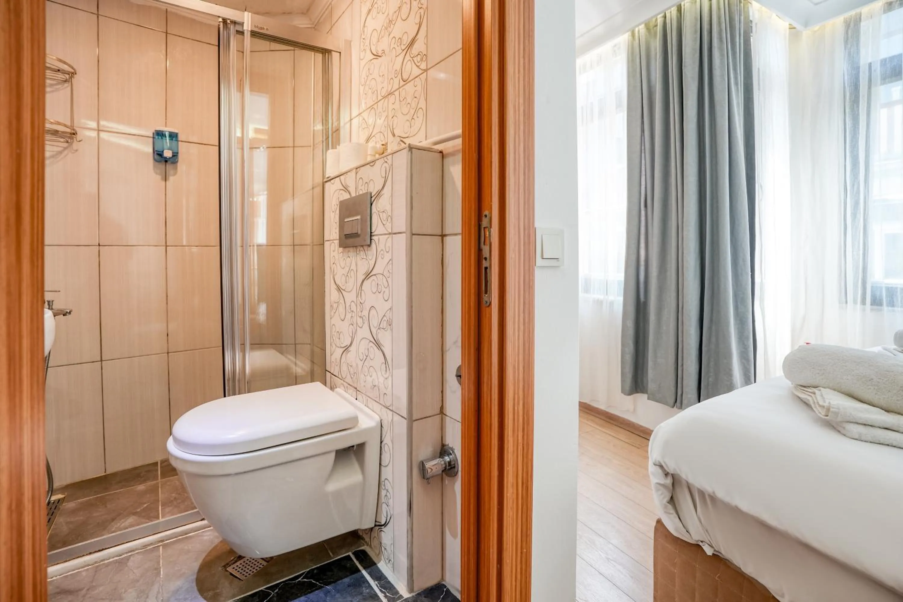 Shower in Viva Butik Sirkeci