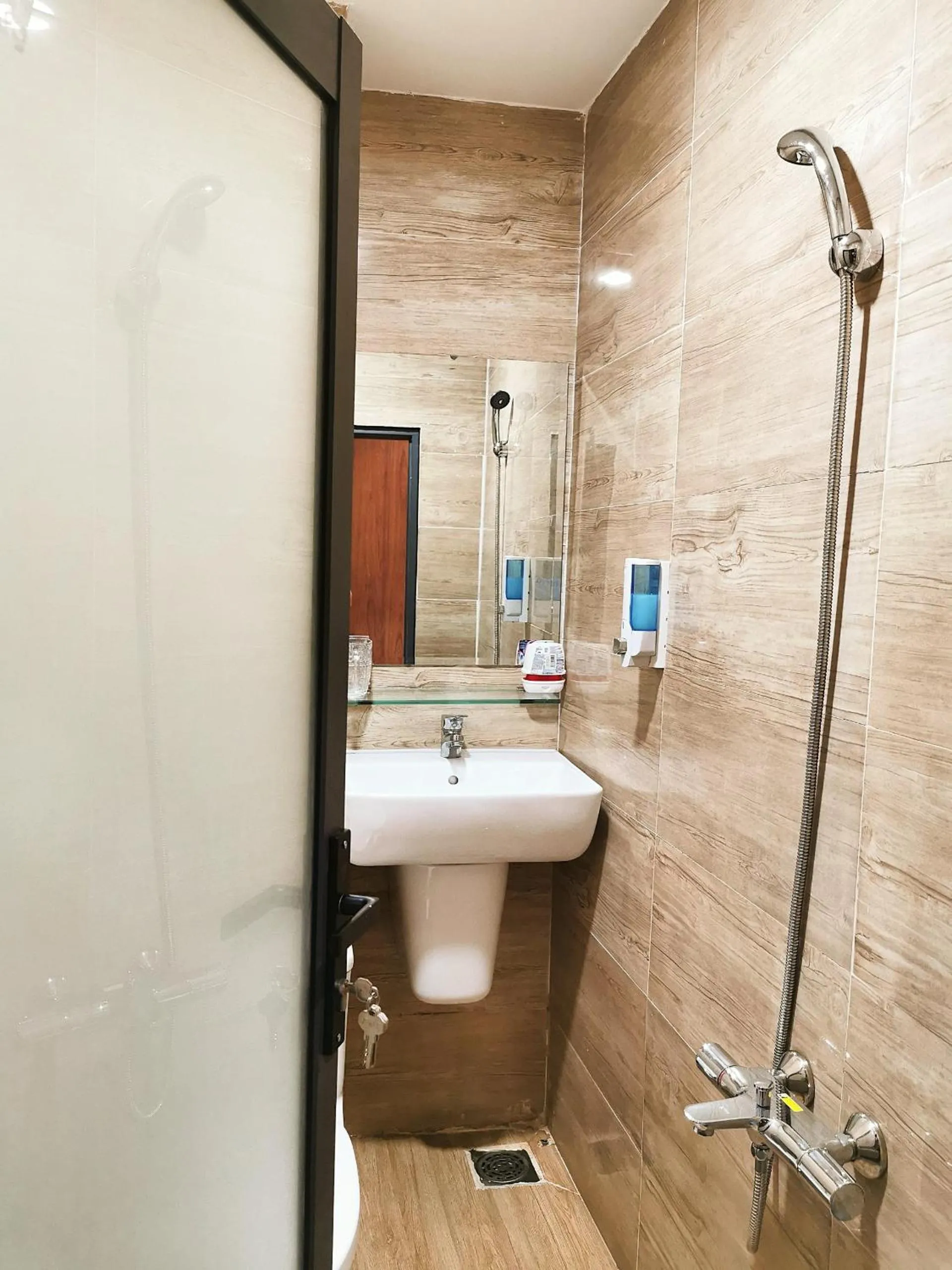 Shower in Number One Hotel