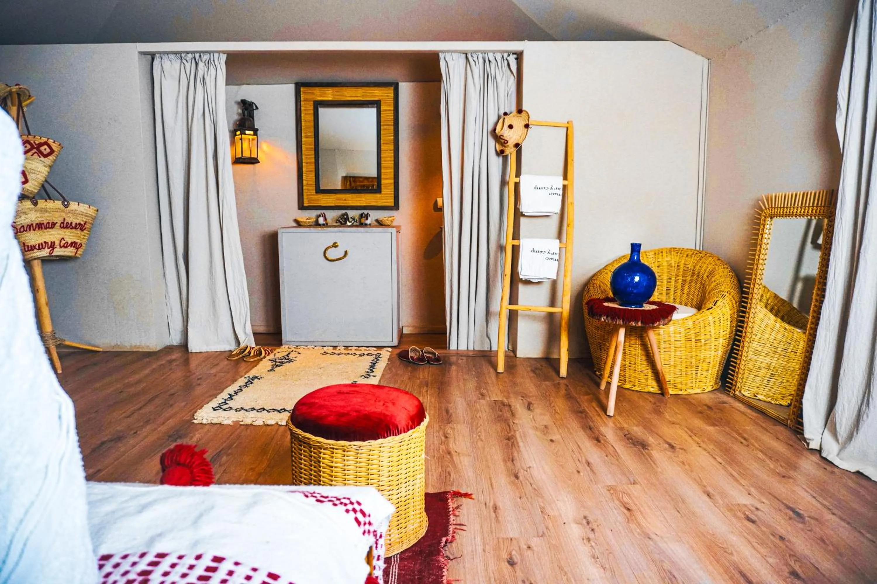 Sanmao Desert Luxury Camp