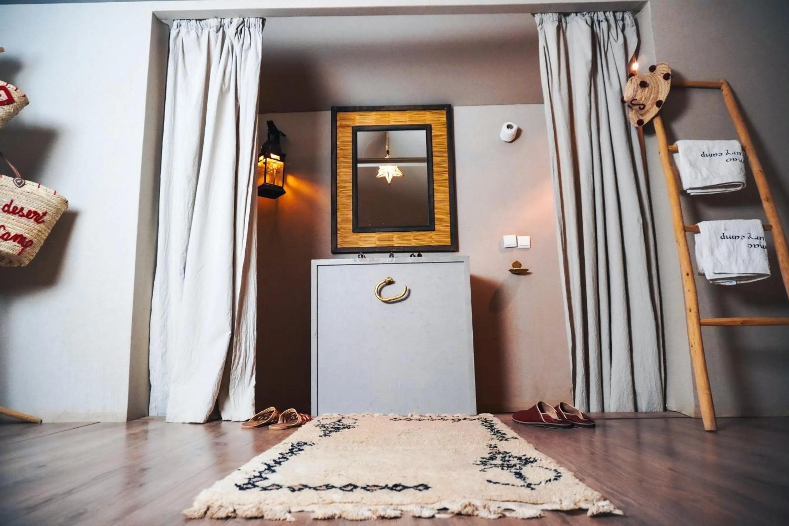 Sanmao Desert Luxury Camp