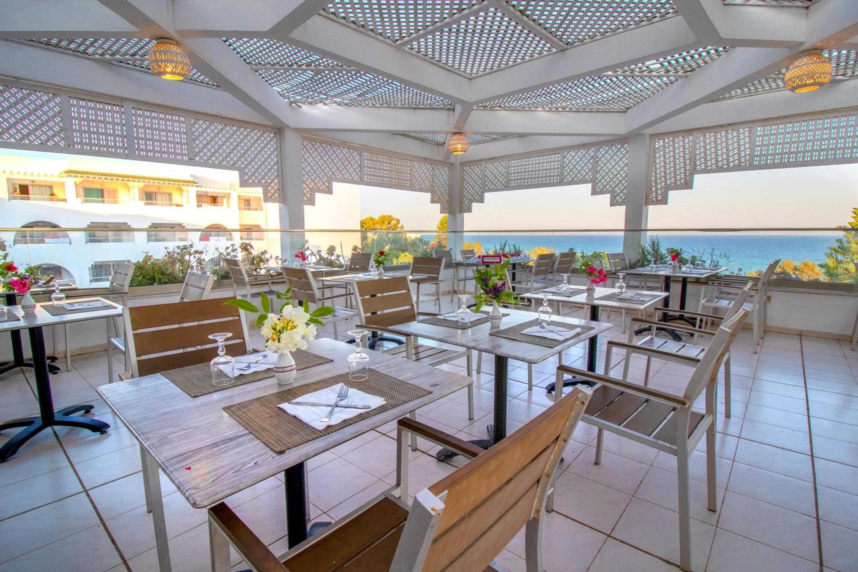 Restaurant/places to eat in Sol Azur