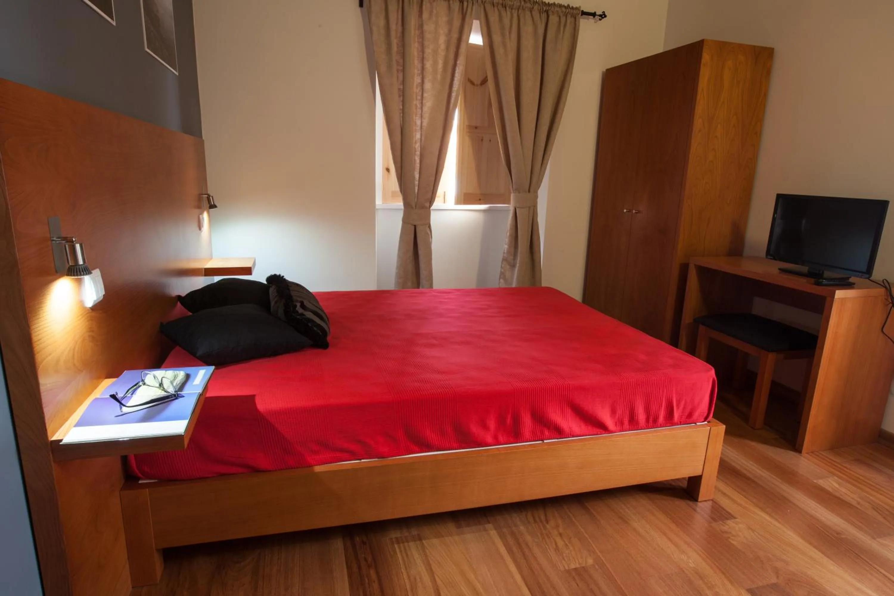 Bedroom, Bed in Pico da Saudade