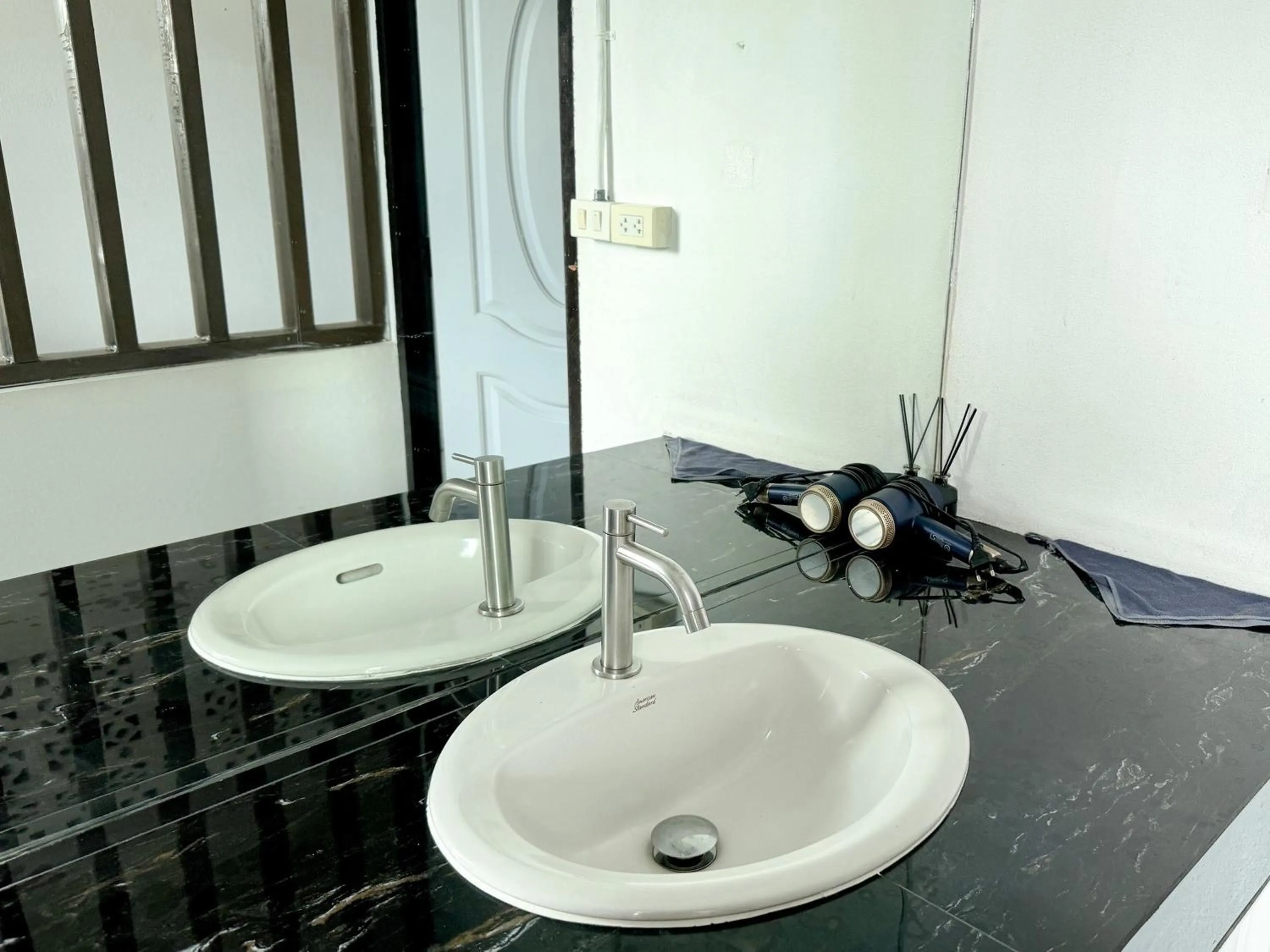 Bathroom in Ashi Poshtel