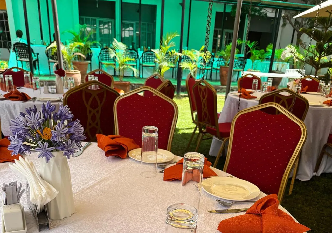 Restaurant/places to eat in Rio Eco Gardens Hotel