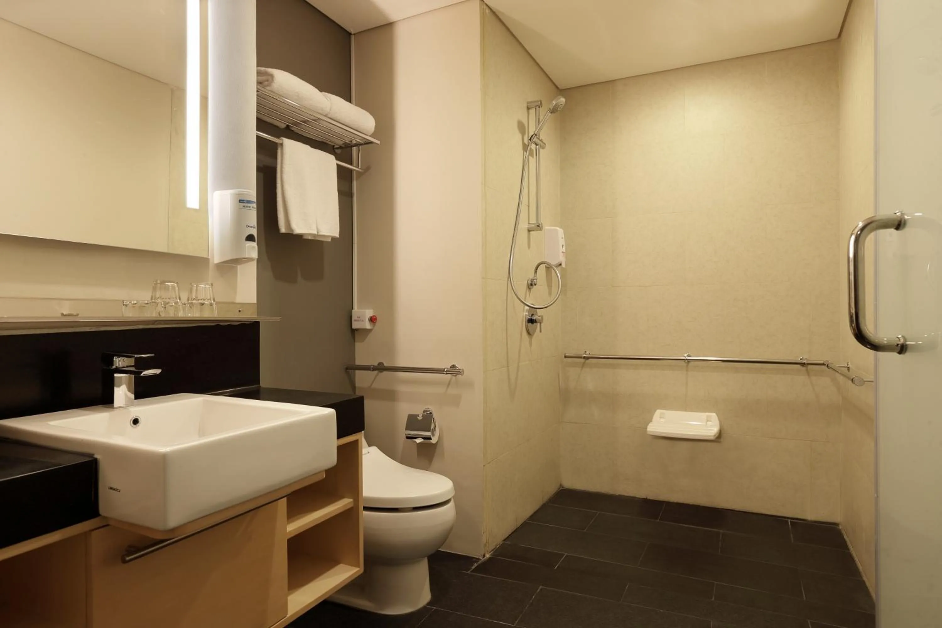 Bathroom in AI Hotel Jakarta Thamrin