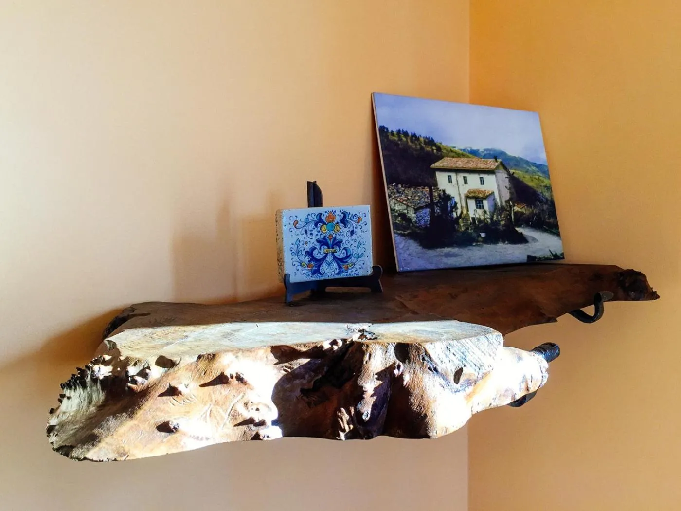 Decorative detail in Alba dei Due Soli B&B