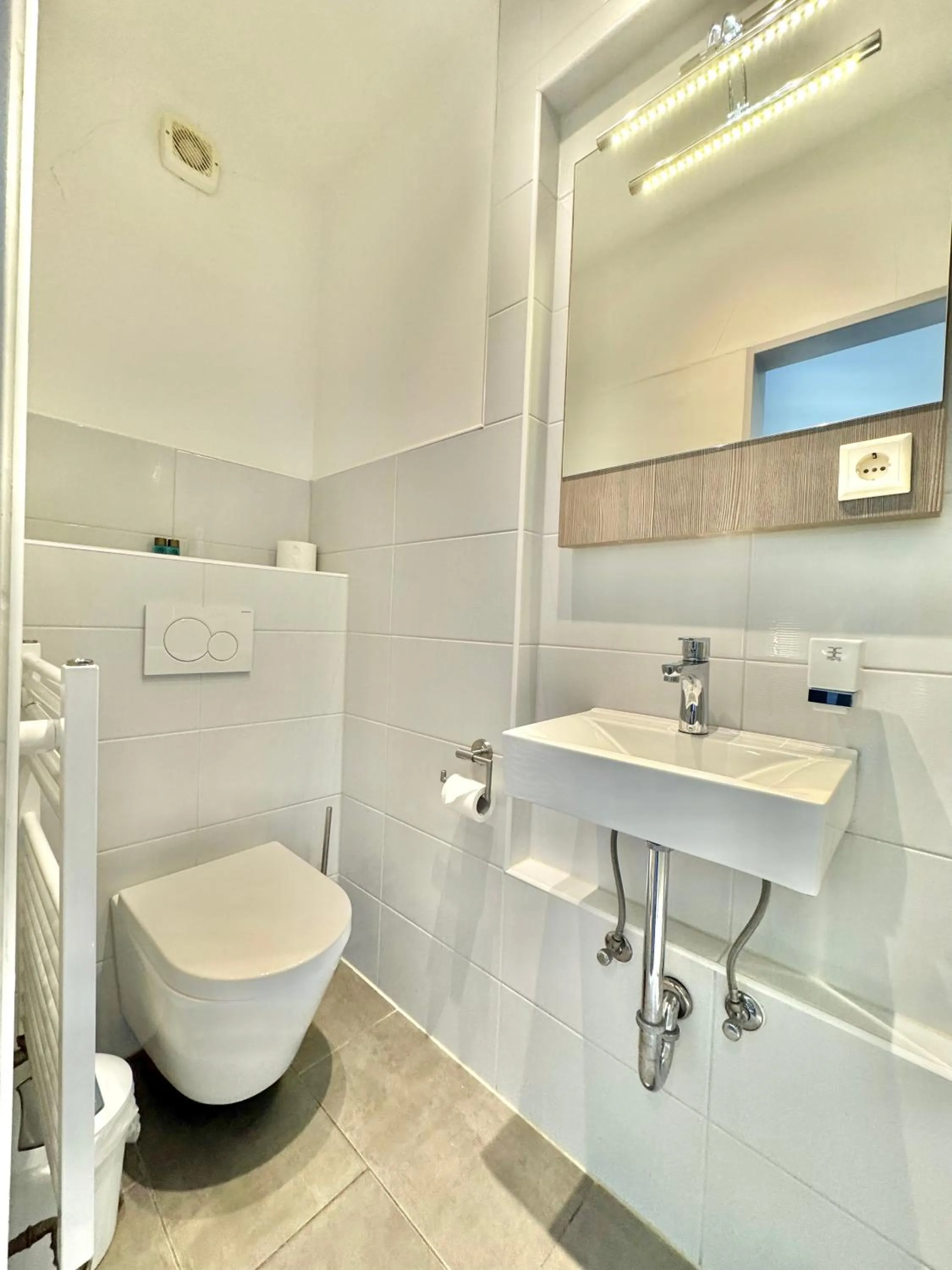 Toilet in AR Boutique Hotel Heusenstamm