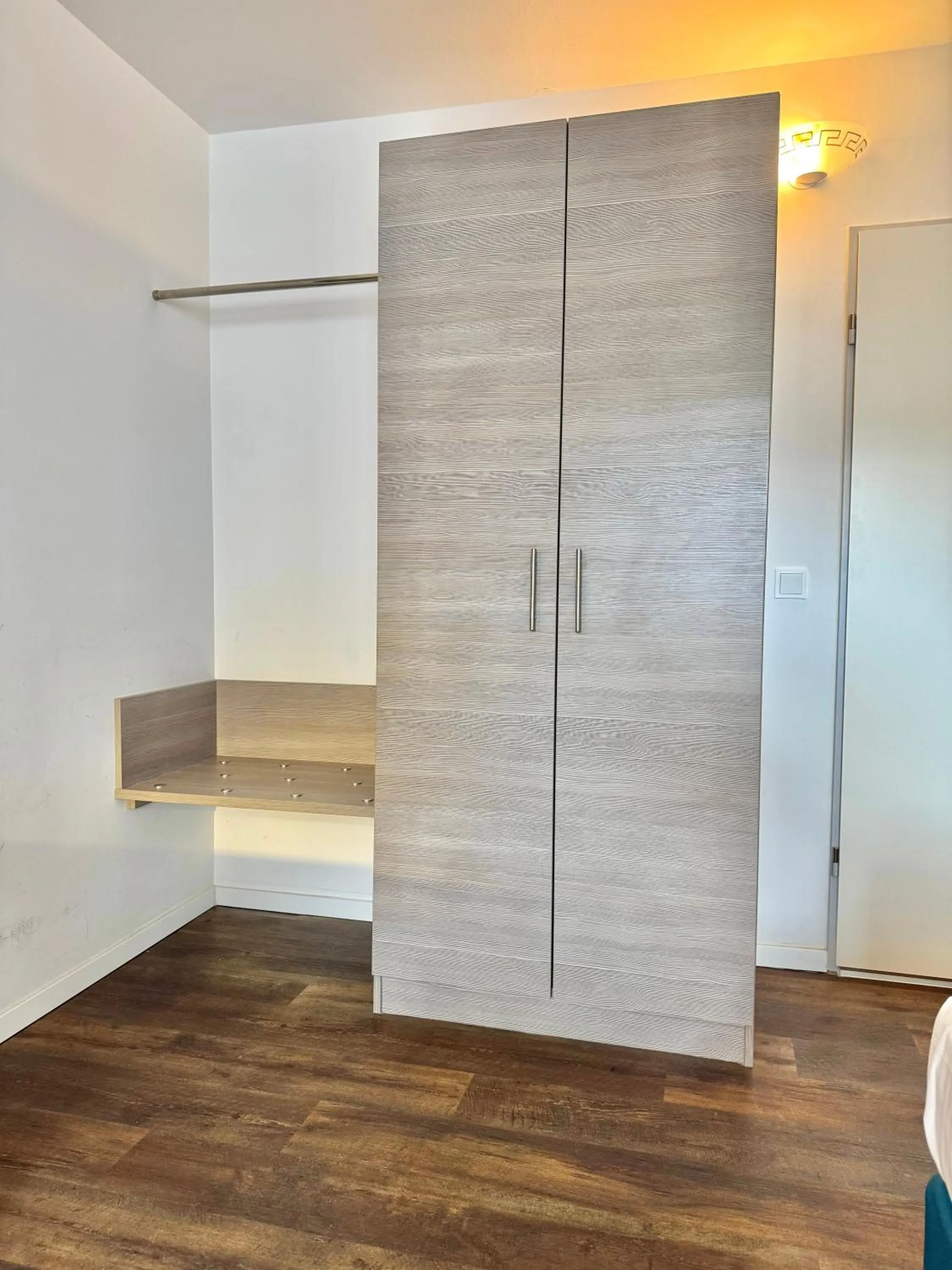 wardrobe in AR Boutique Hotel Heusenstamm