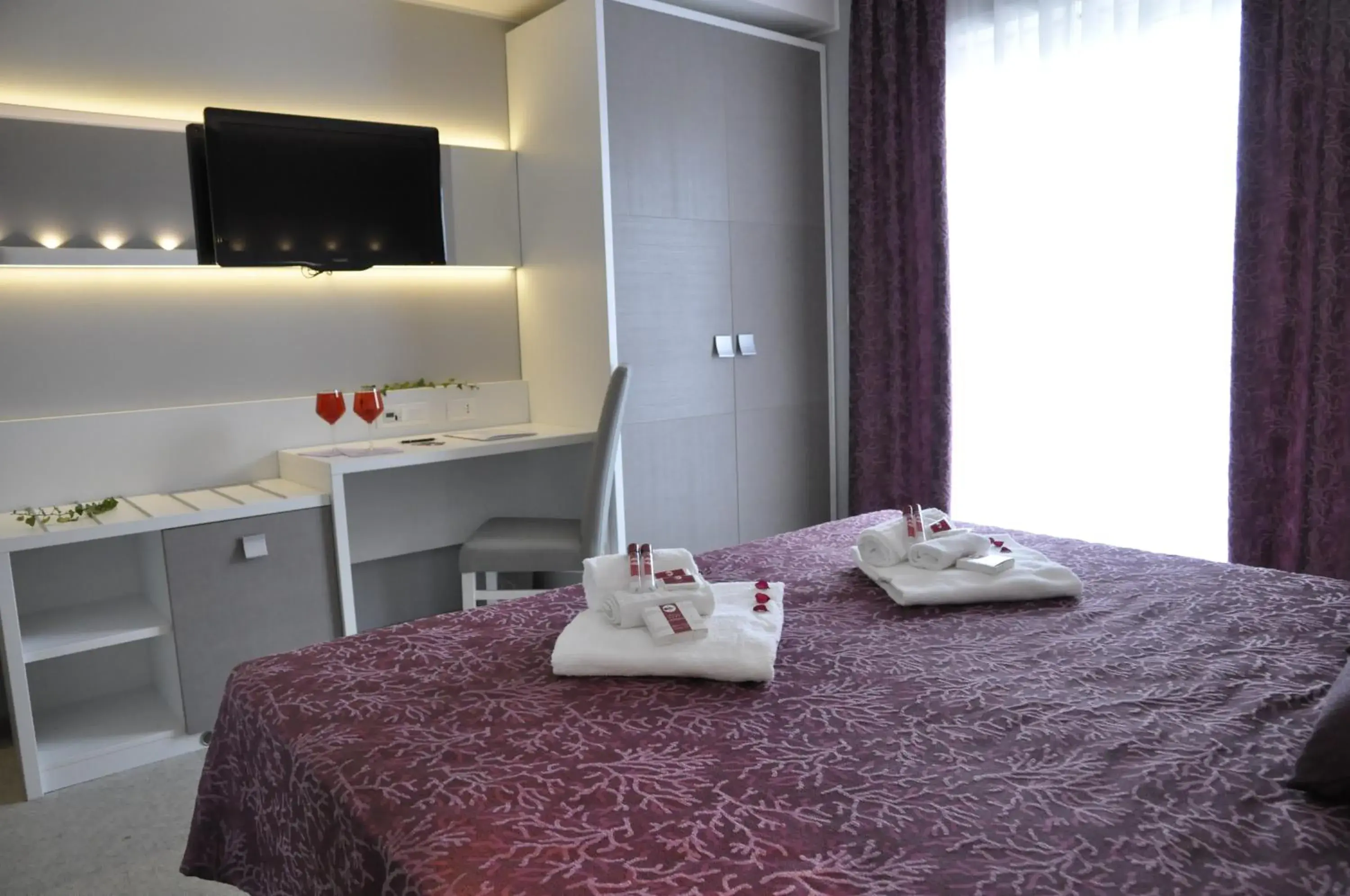 Deluxe Double or Twin Room in Hotel Al Cigno Deluxe Double or Twin Room in Hotel Al Cigno