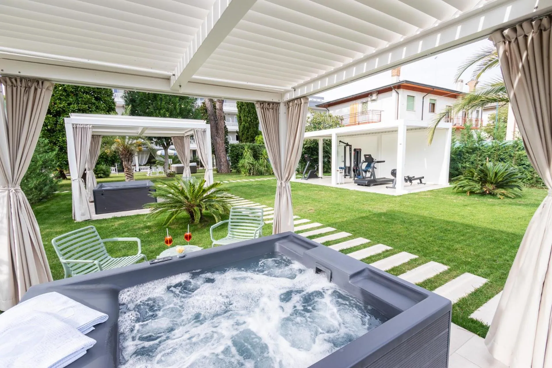 Hot Tub in Hotel Al Cigno