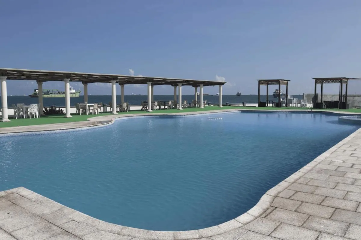 Swimming pool in New Washington Hotel