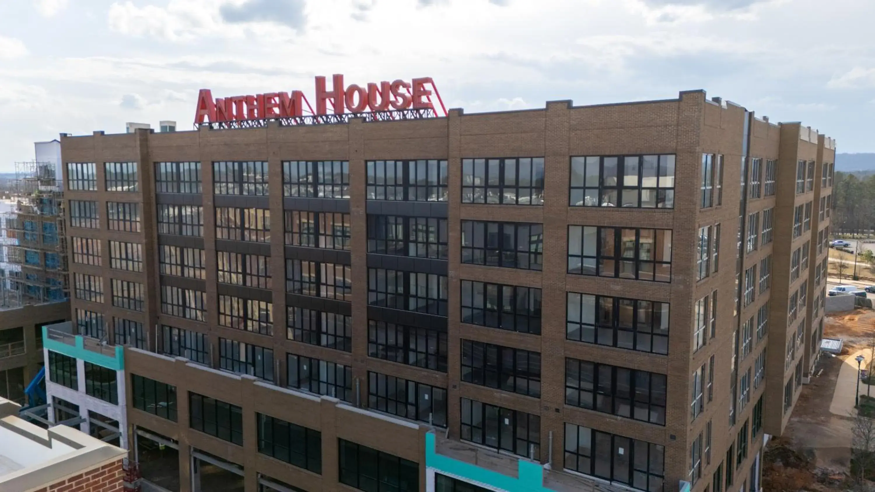 Property building in Anthem House Huntsville MidCity, powered by Placemakr Property building in Anthem House Huntsville MidCity, powered by Placemakr