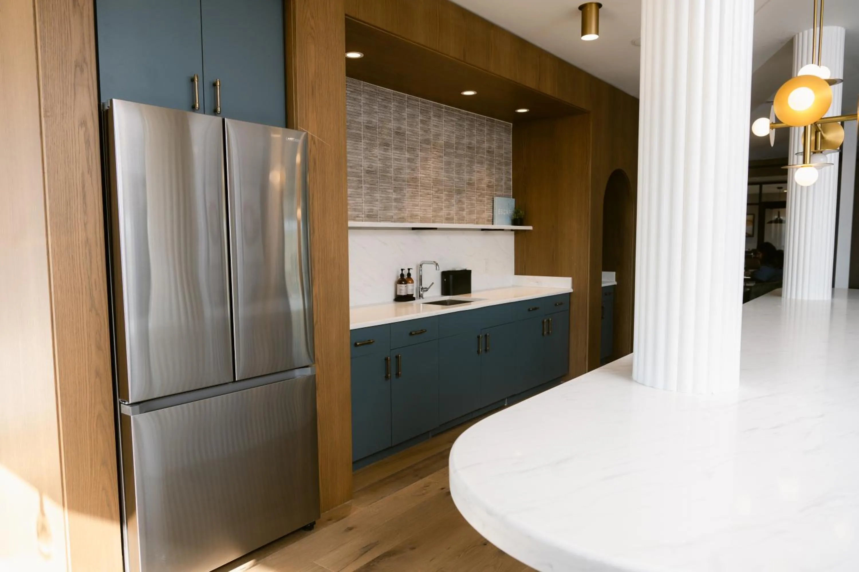 Communal kitchen in Anthem House Huntsville MidCity, powered by Placemakr